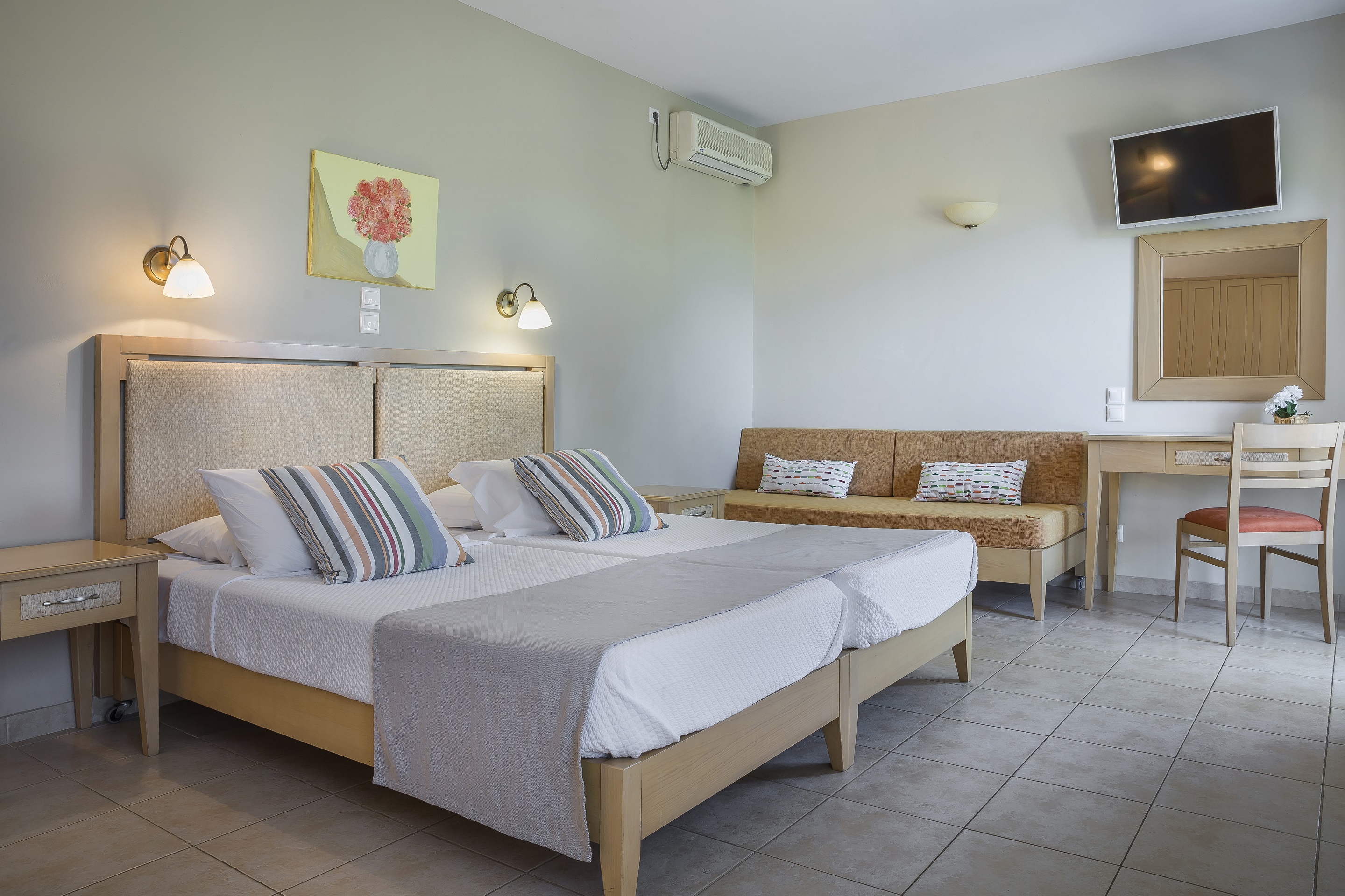 Double or Twin Side Sea View