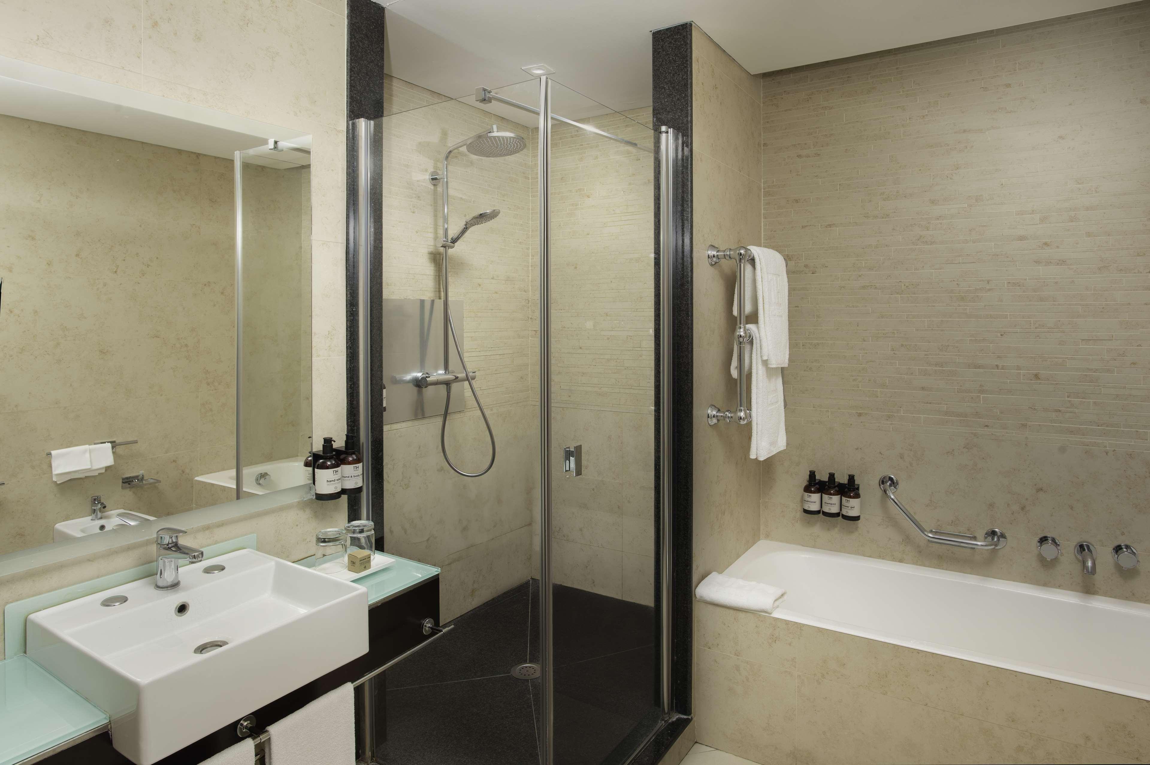 Family Room Capacity 3