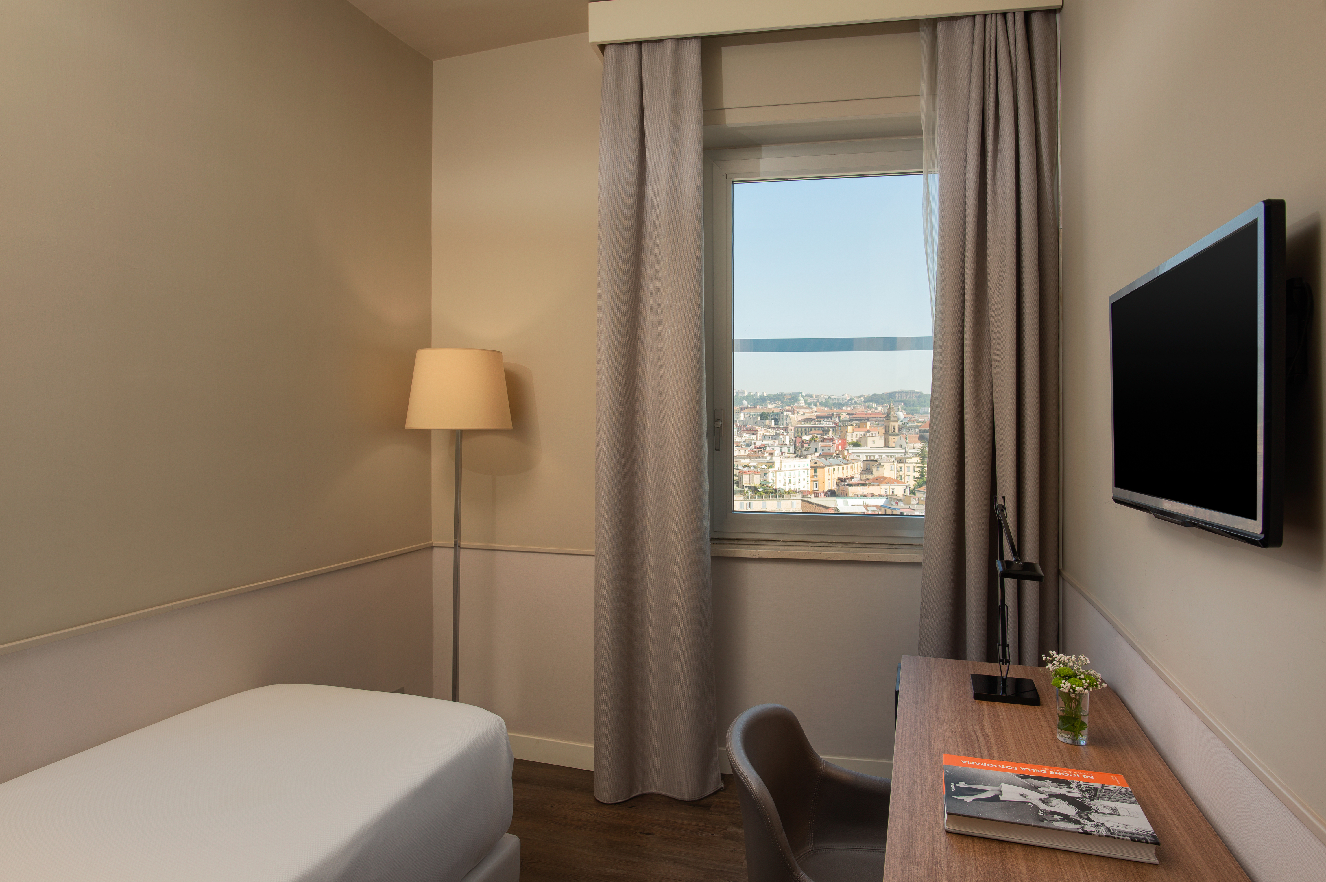 Family Room Capacity 2