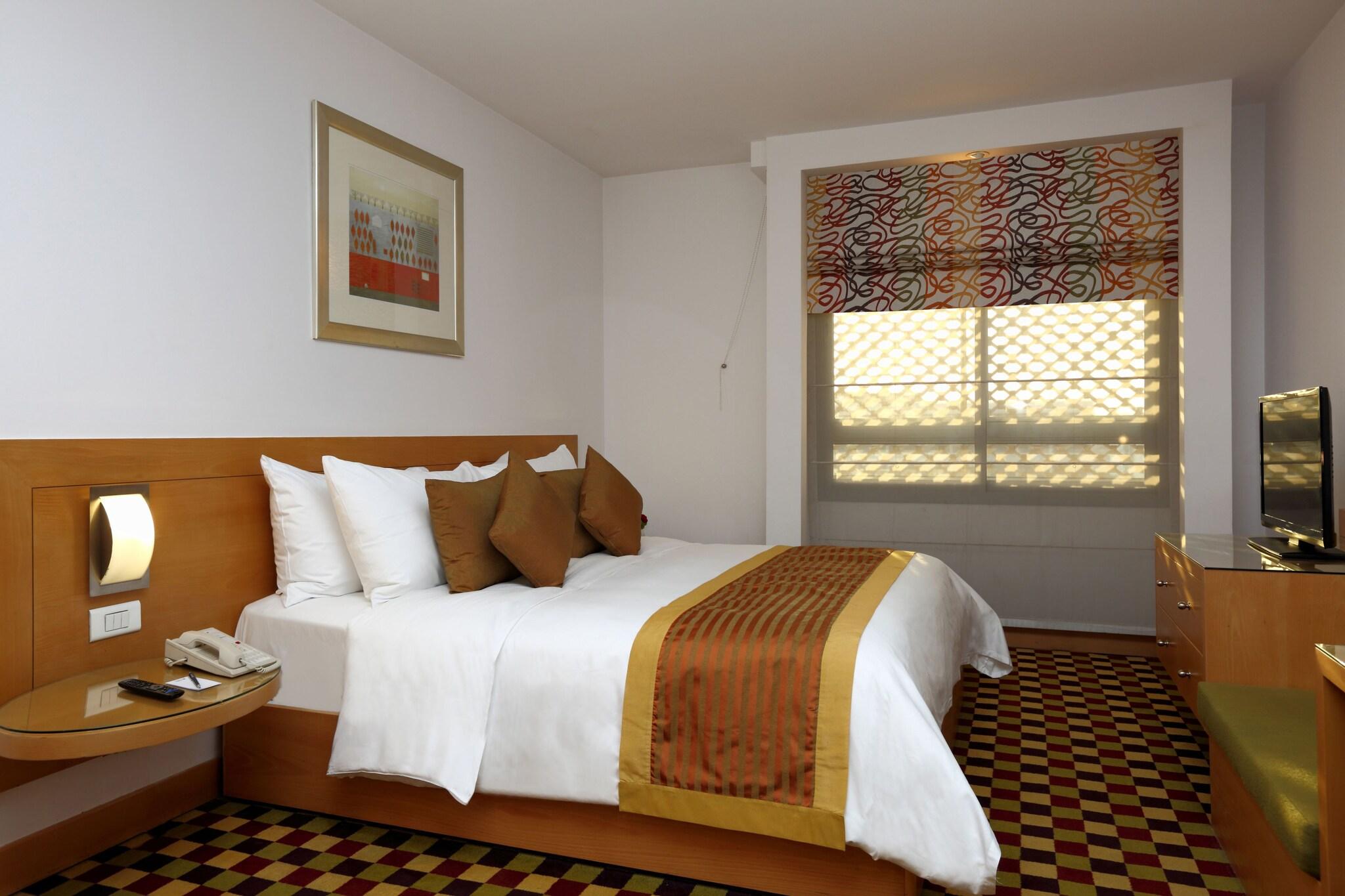 Double Queen Size Bed