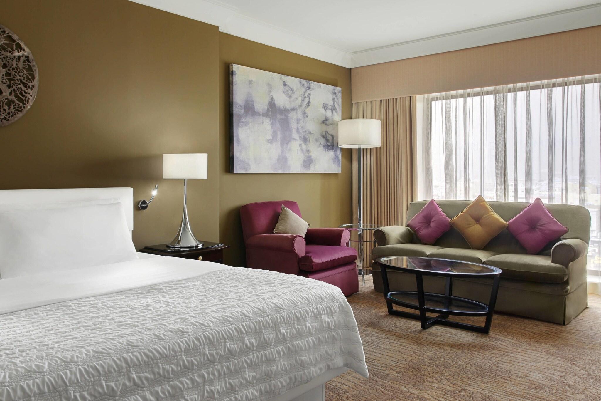 Suite City View King Bed