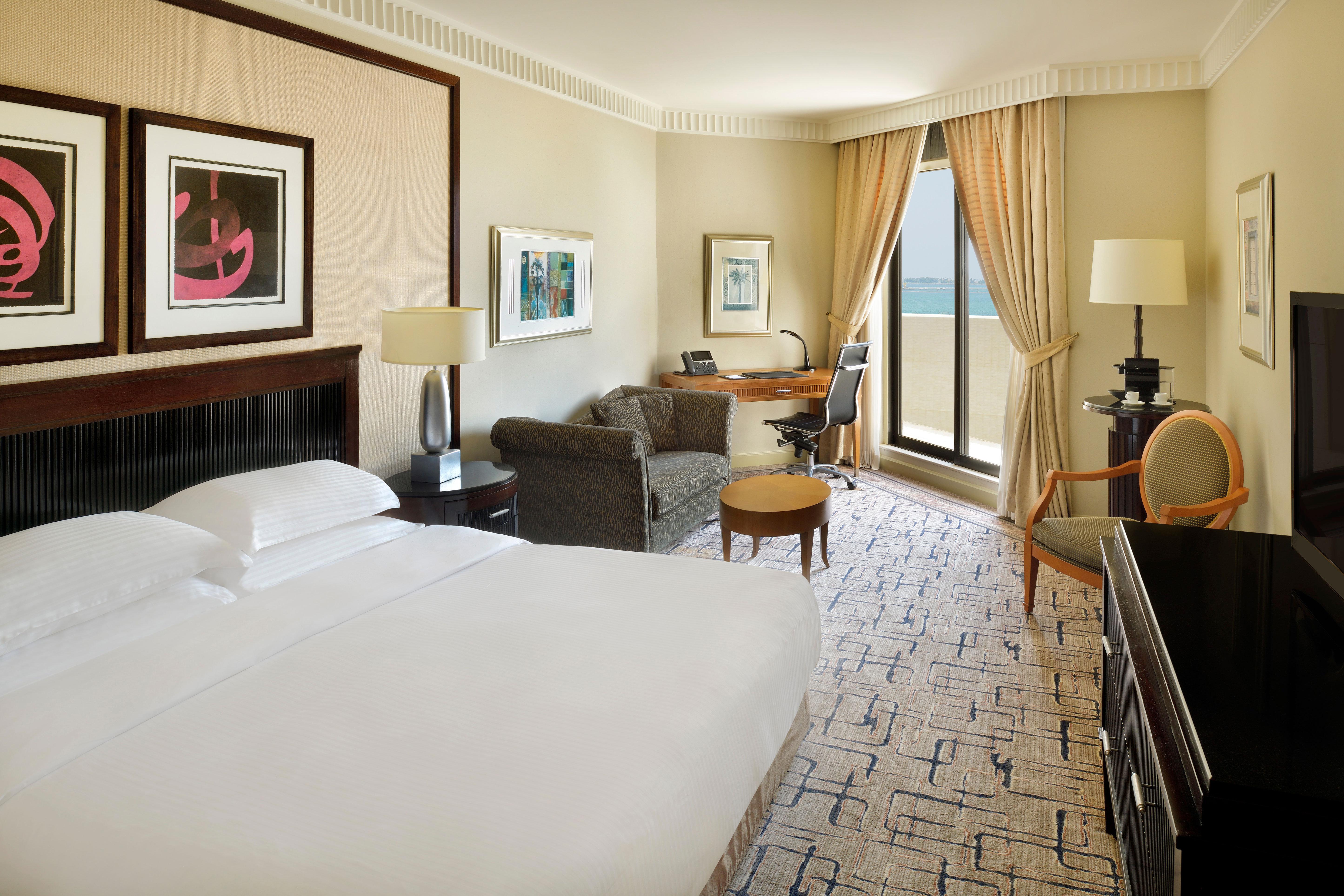 Junior Suite Sea View King Bed