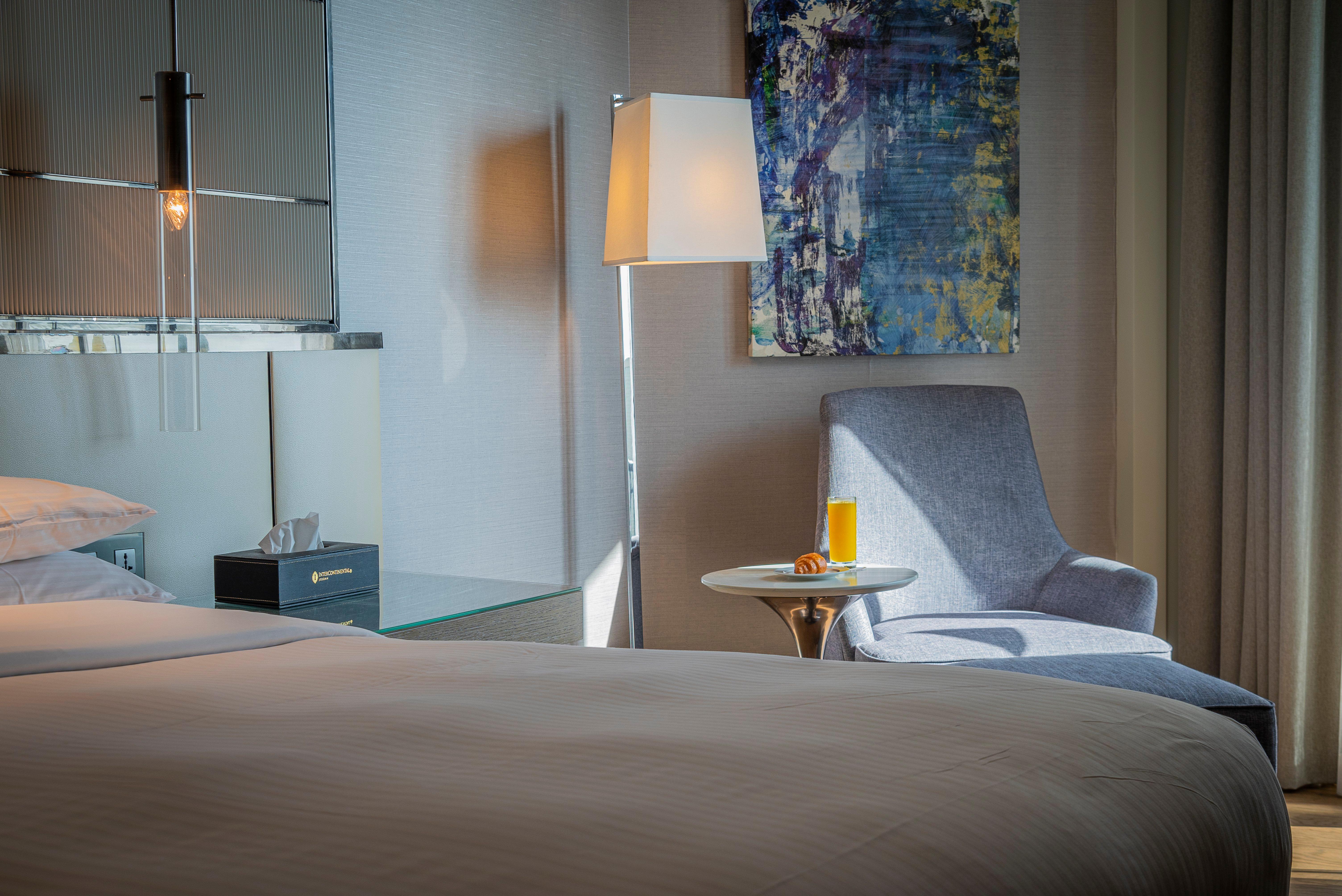 Suite Business King Bed