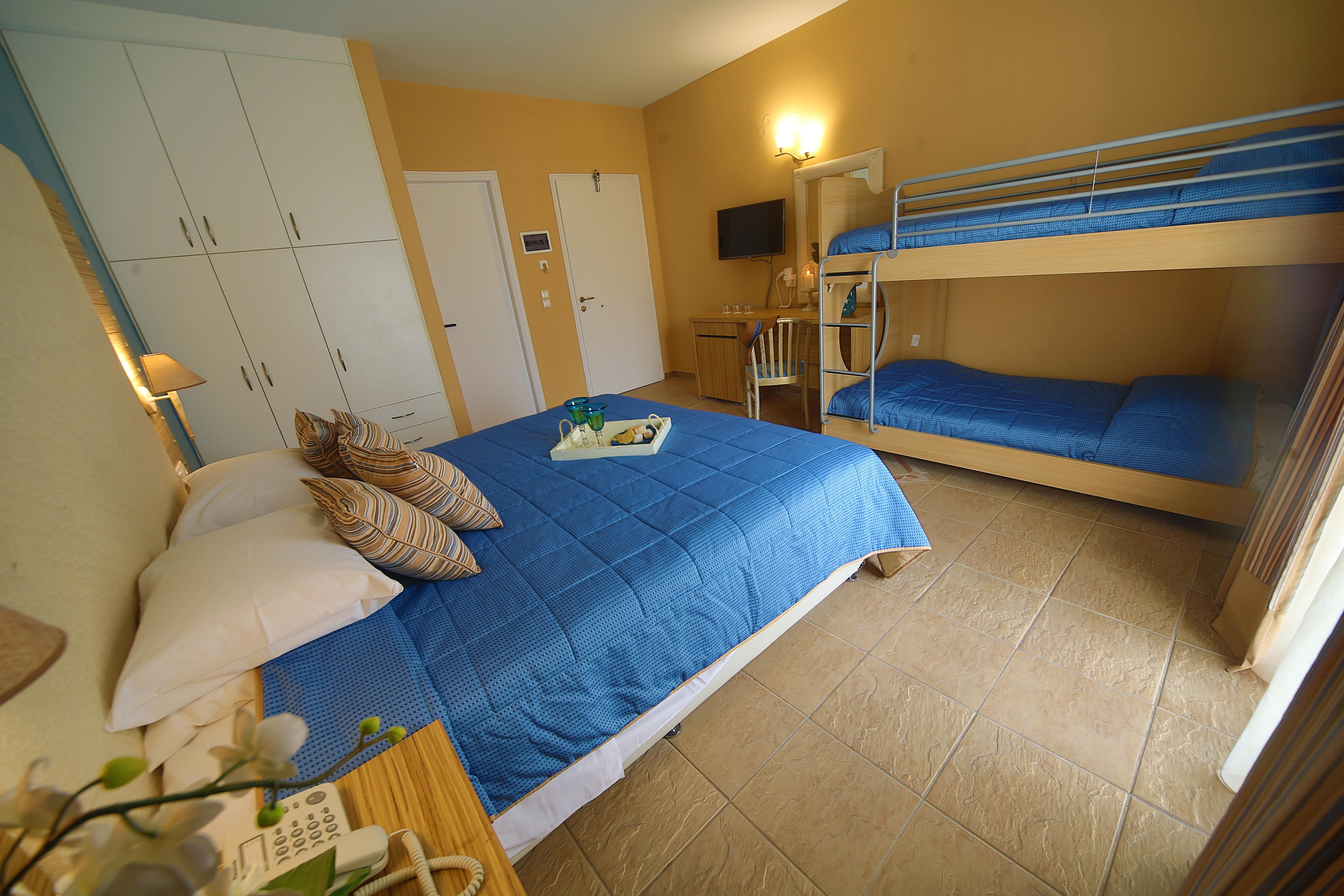 Family Room Capacity 4