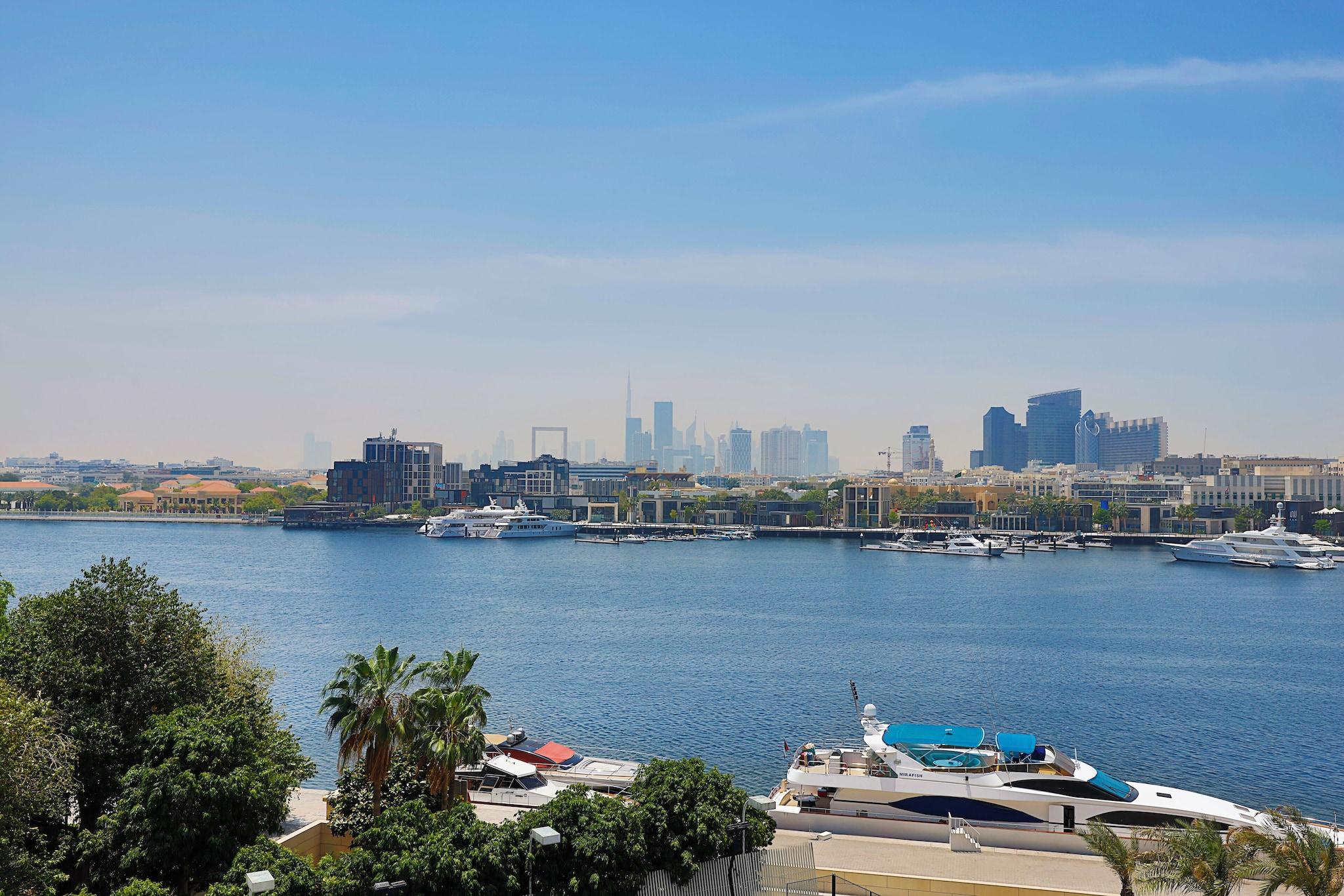 Twin Club with Views