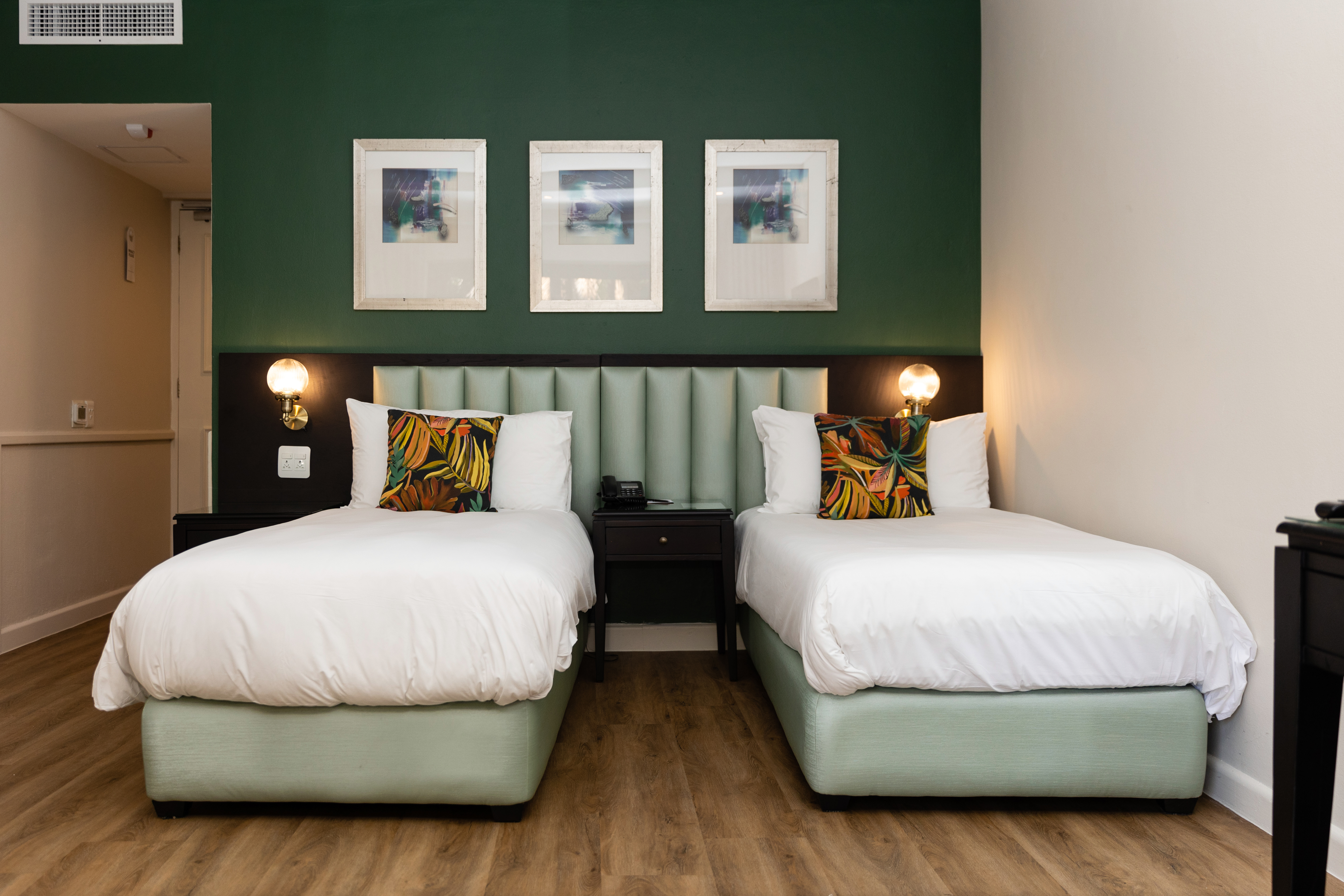 Double or Twin Deluxe