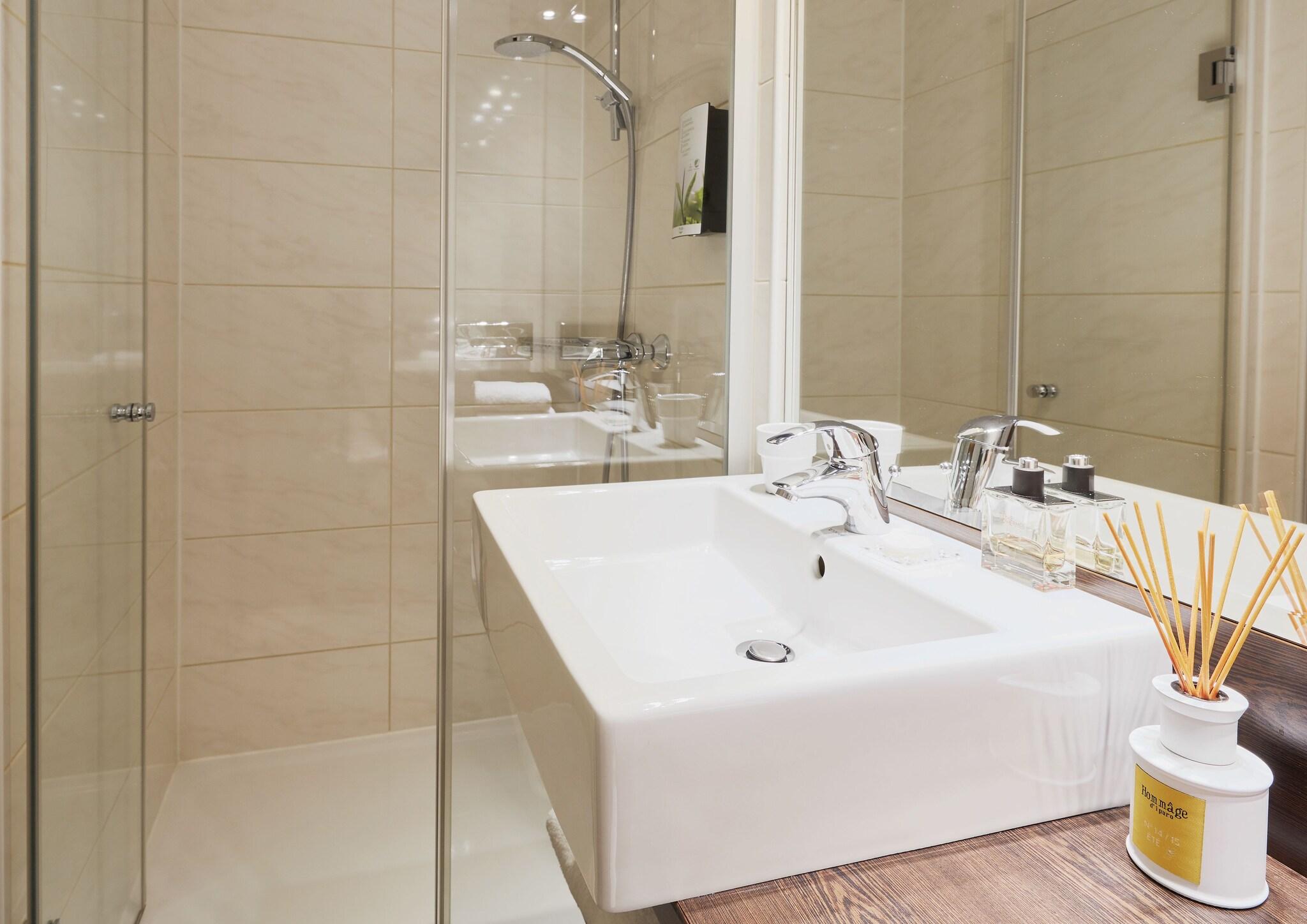 Apartment Superior Queen Bed