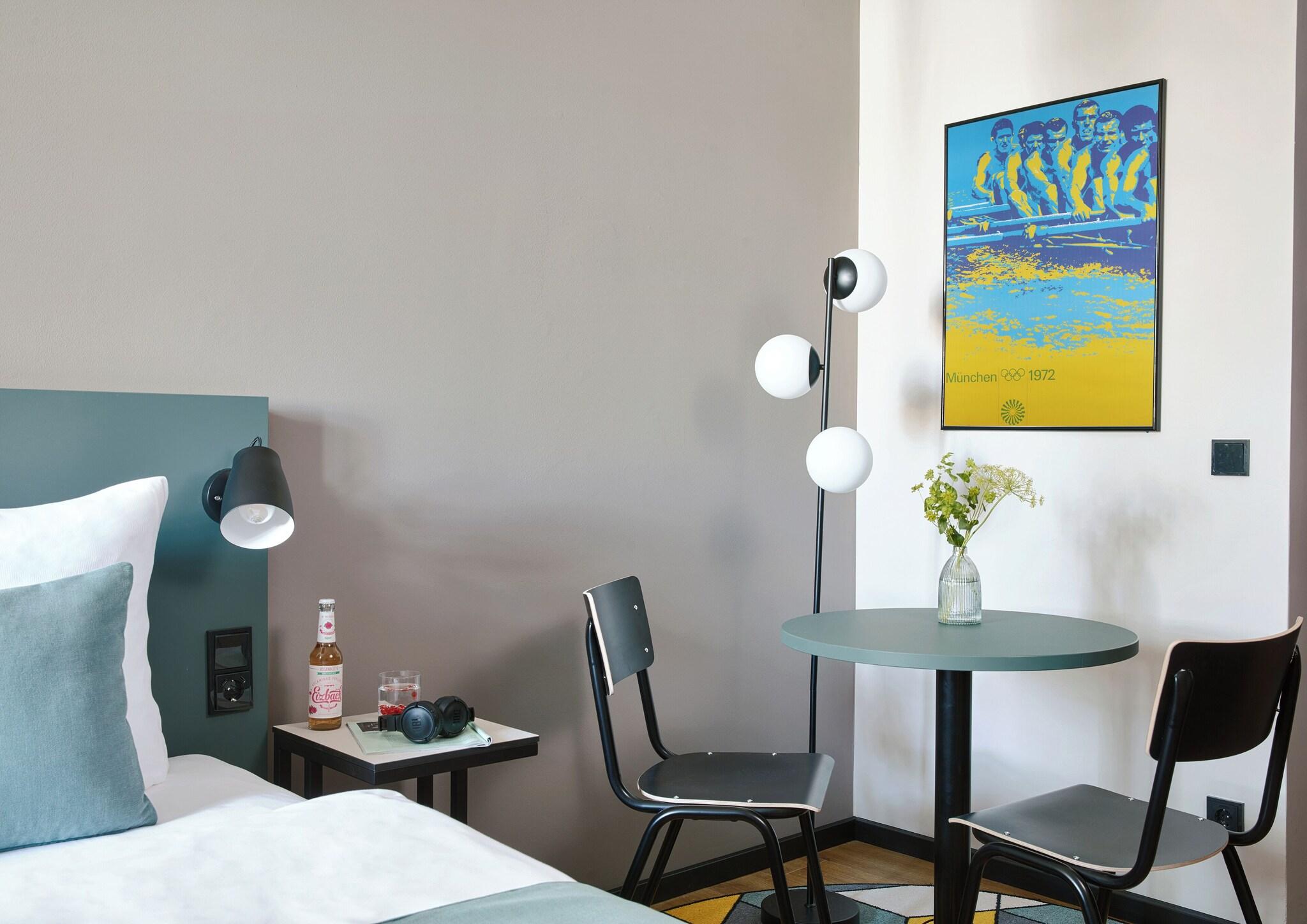 Twin Deluxe Queen Bed