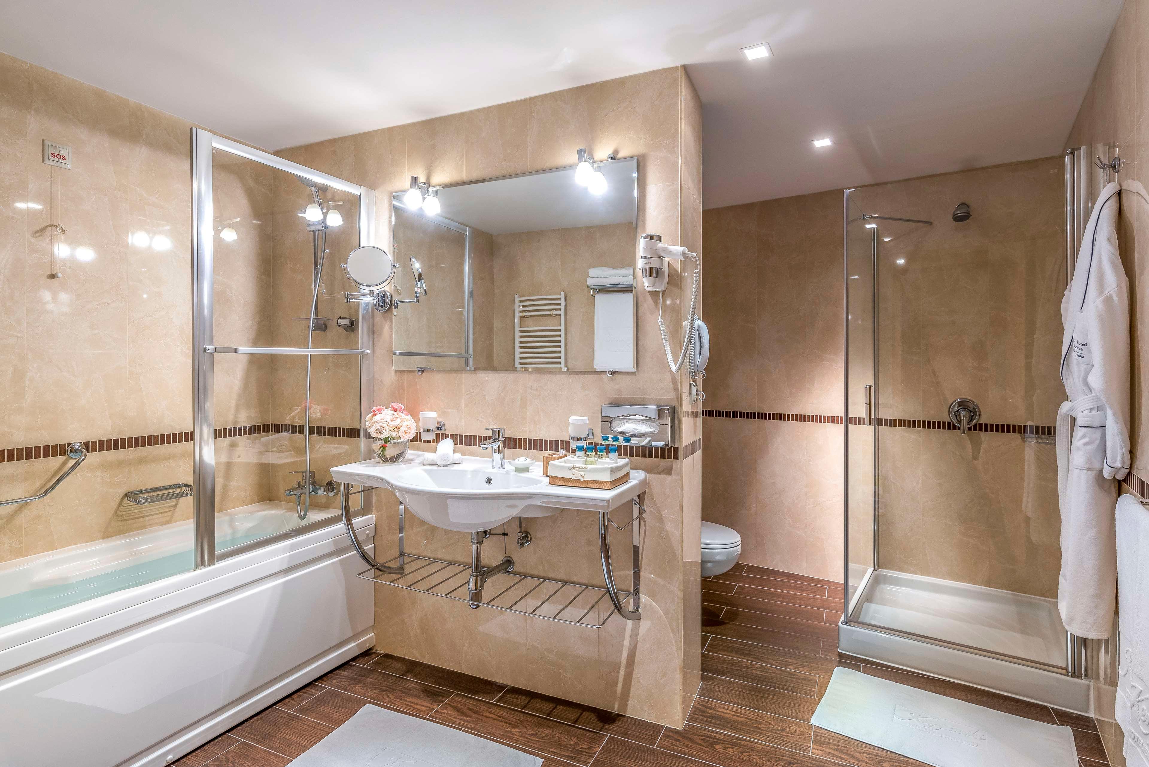 Twin Deluxe with Views