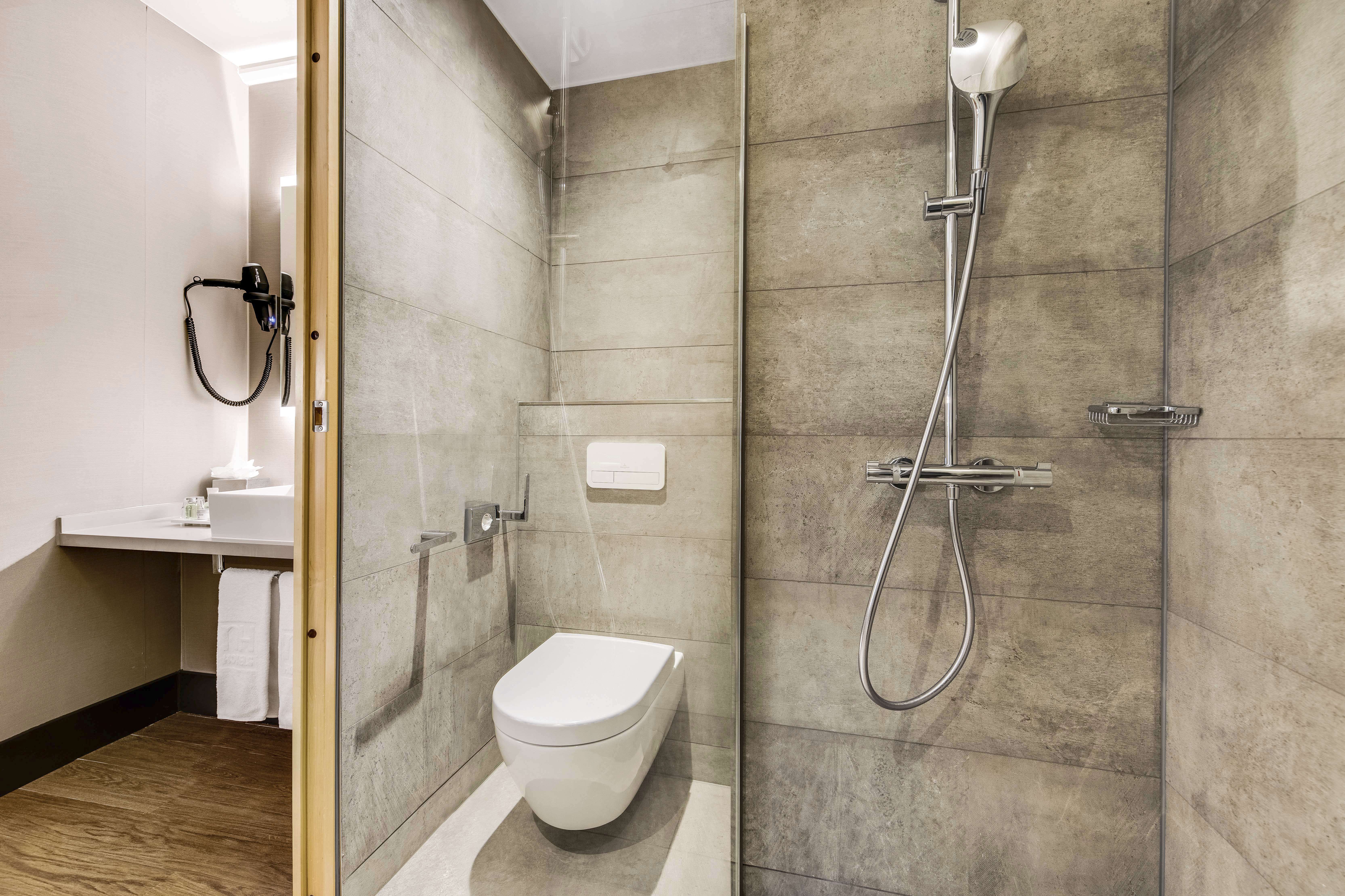 Double or Twin Standard