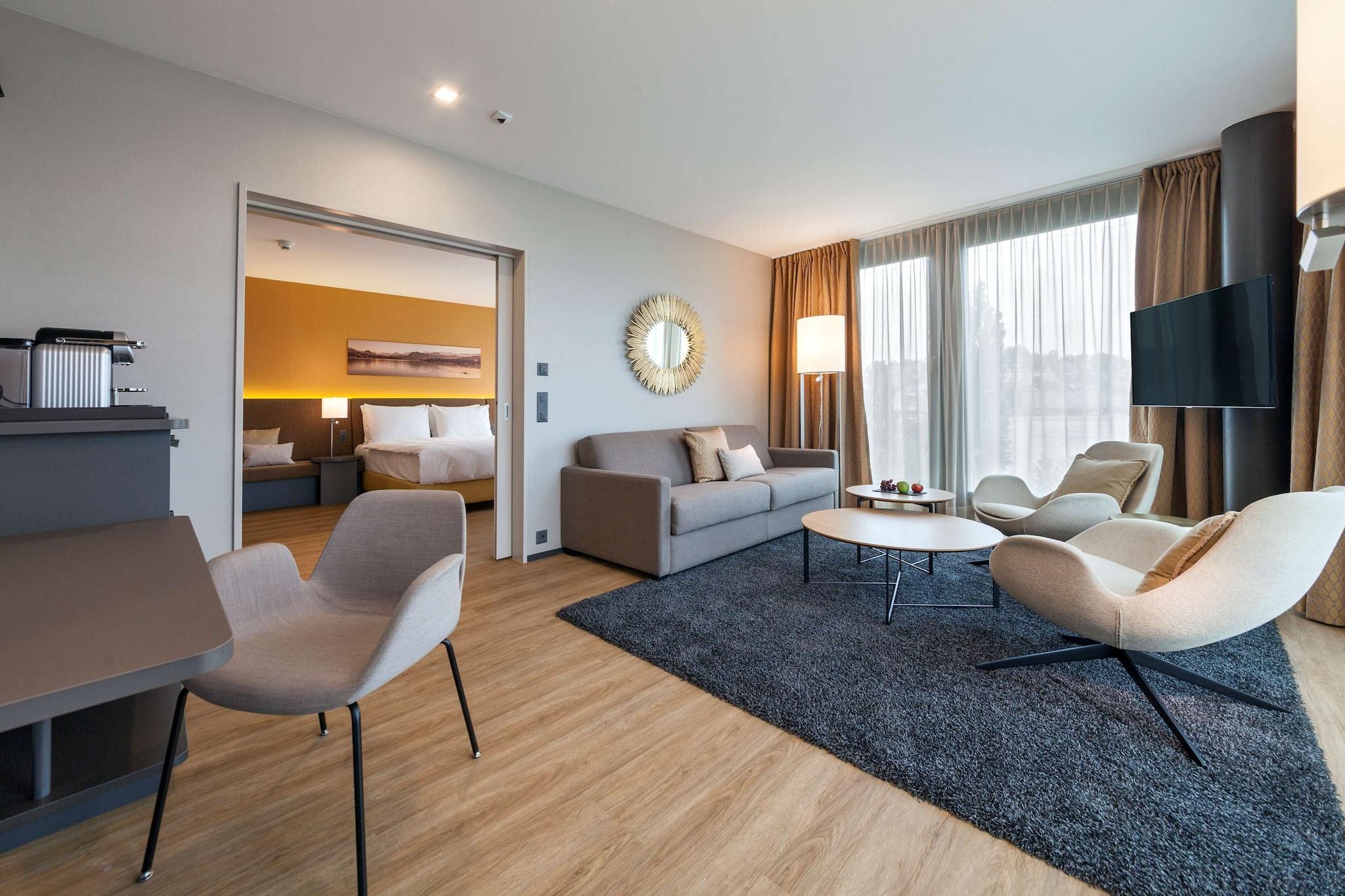 Suite King Size Bed