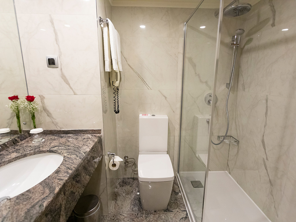 Family Room Capacity 5