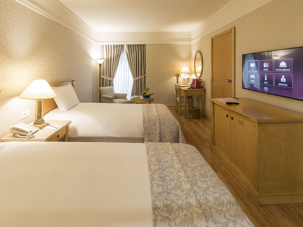 Family Room Capacity 5