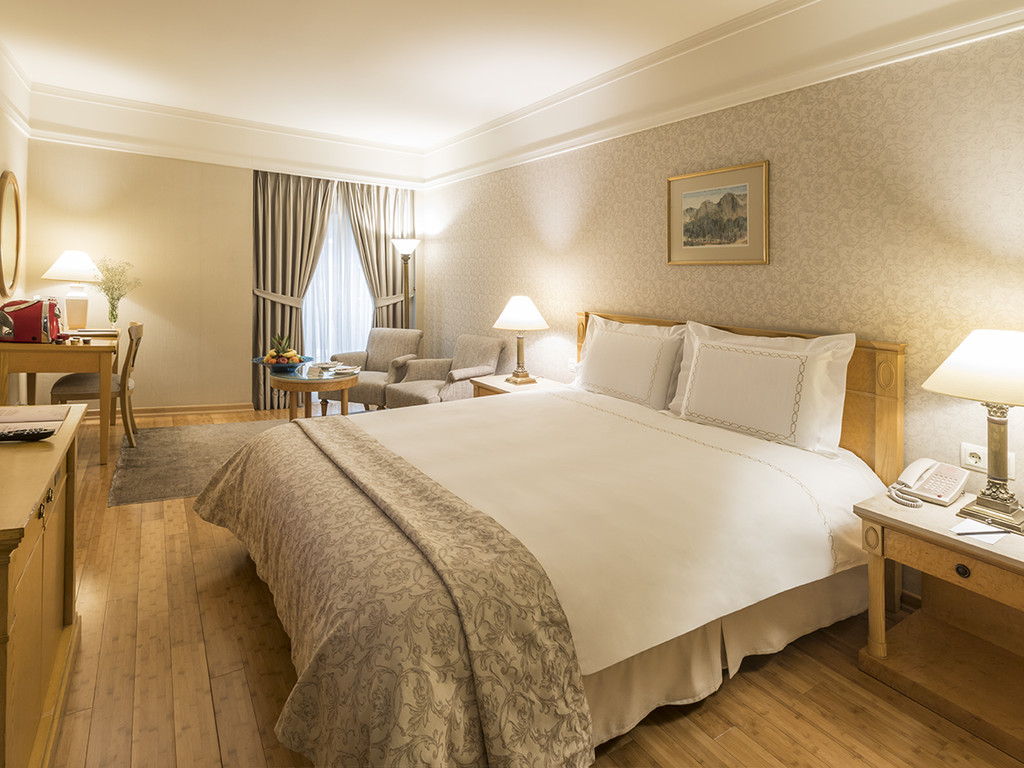 Family Room Capacity 5