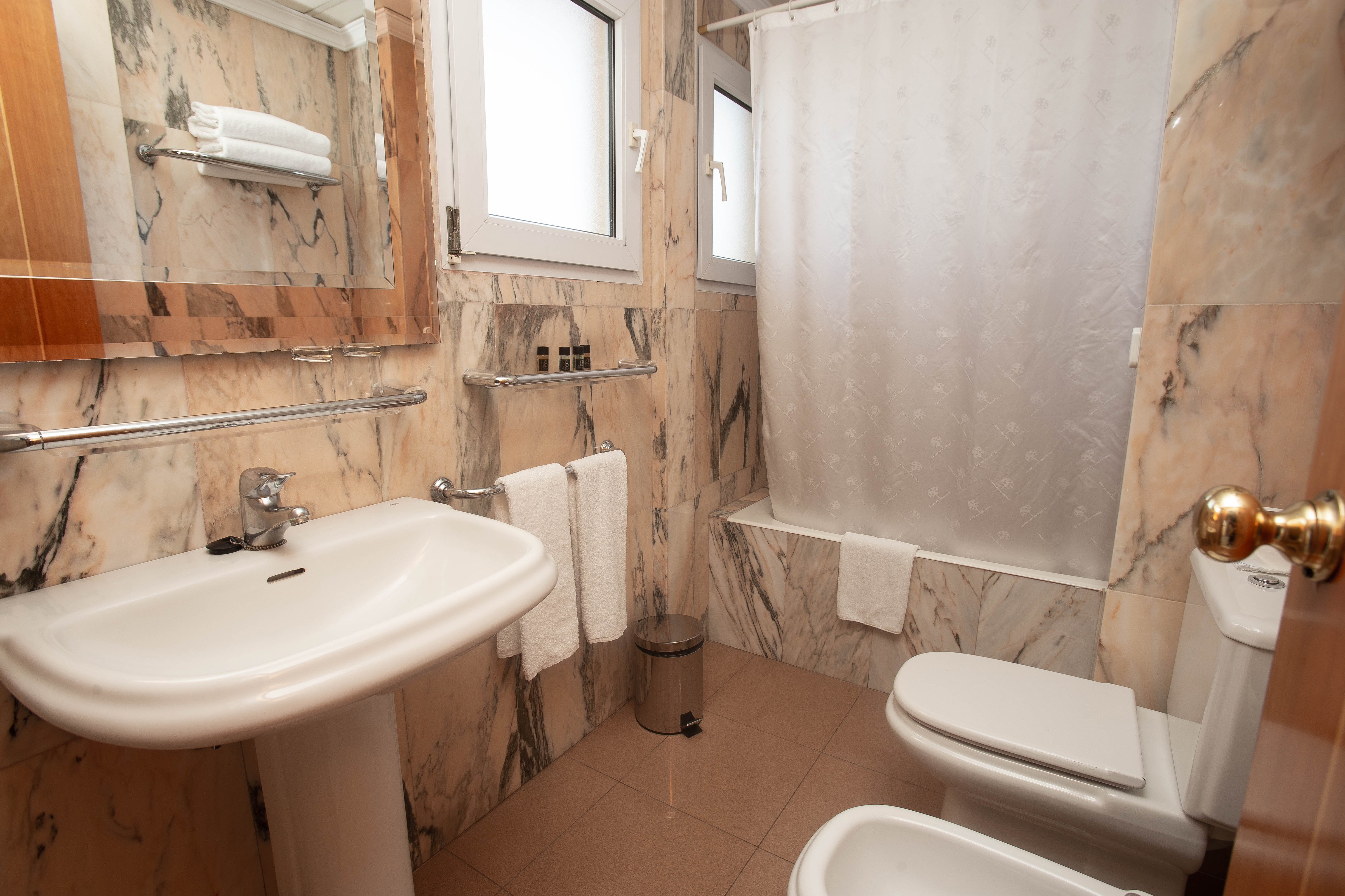 Double or Twin Standard