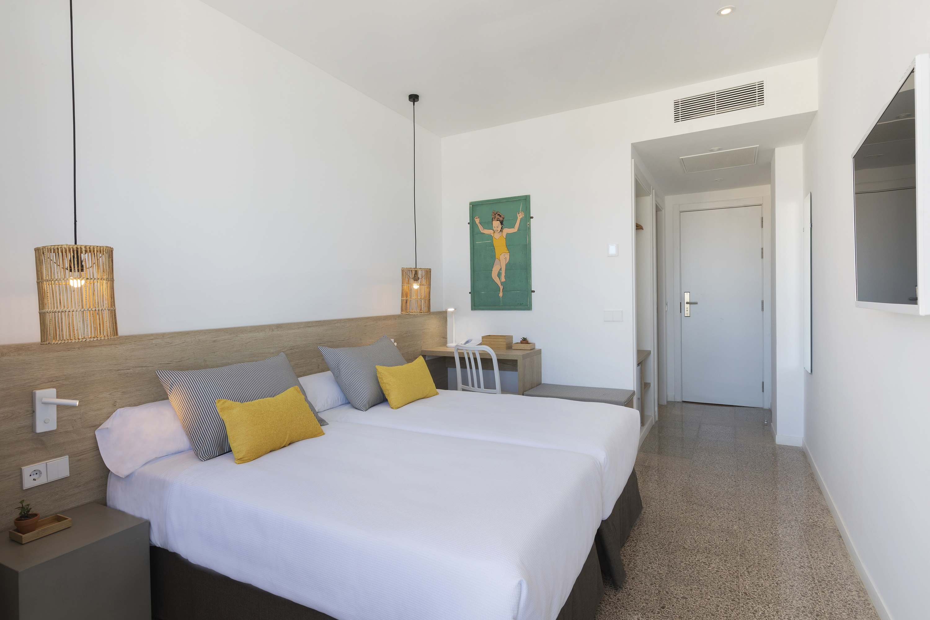 Double or Twin Standard