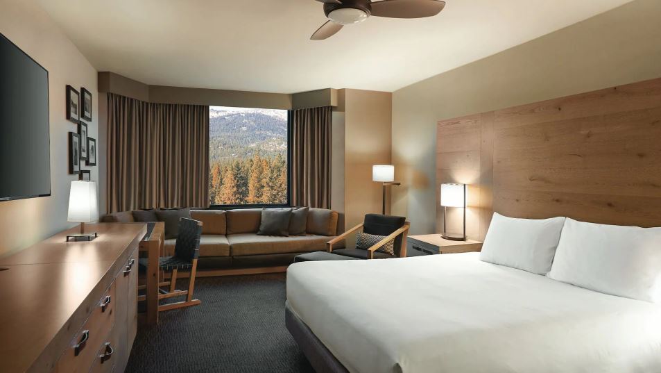 Double Deluxe King Bed