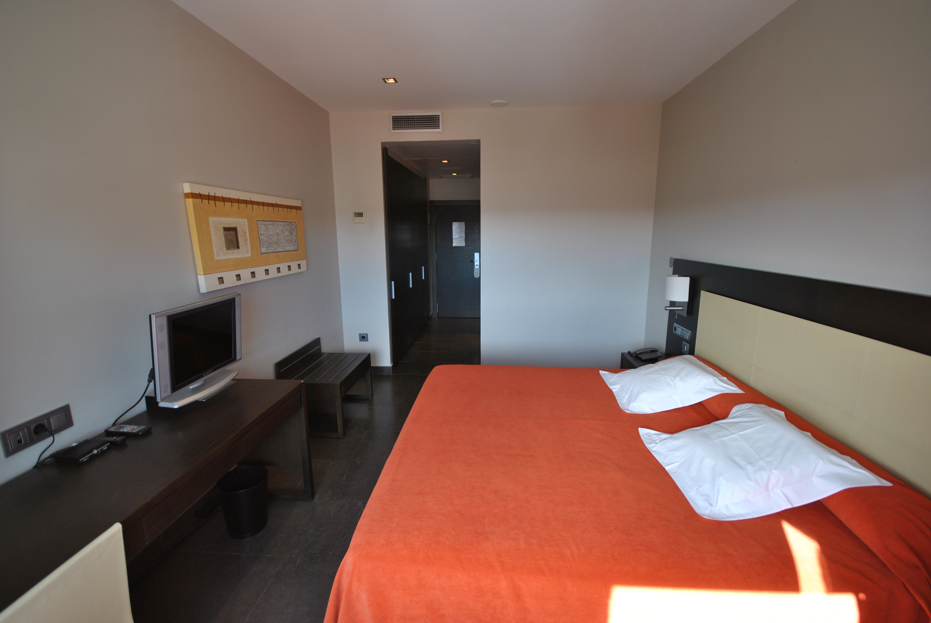 Double or Twin with Double Bed