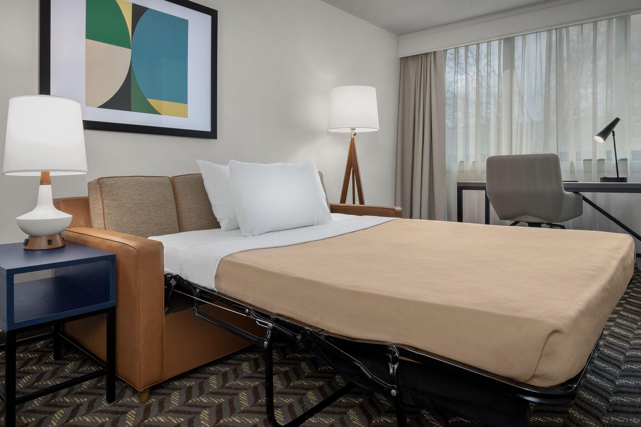Suite King Size Bed