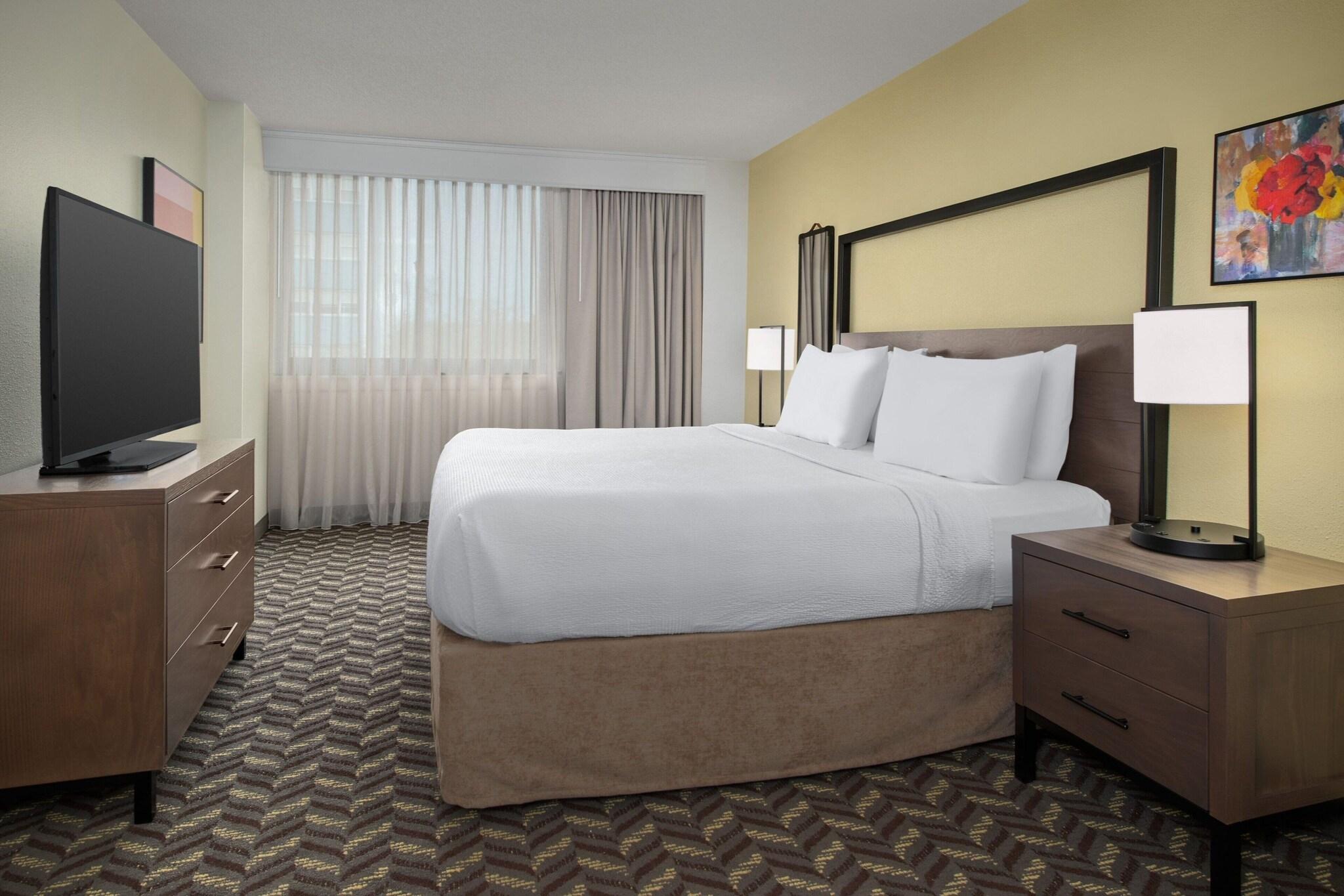 Suite King Size Bed