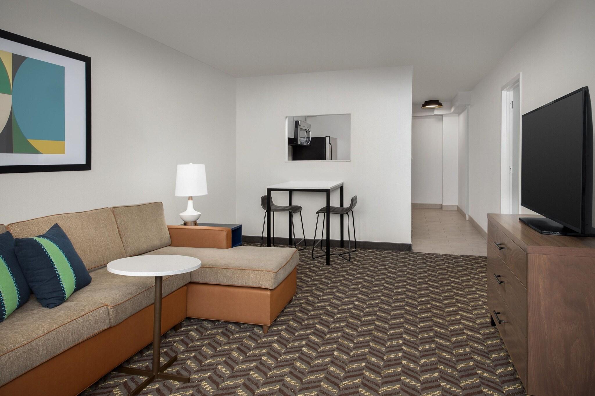 Suite Two Queen Beds One Bedroom