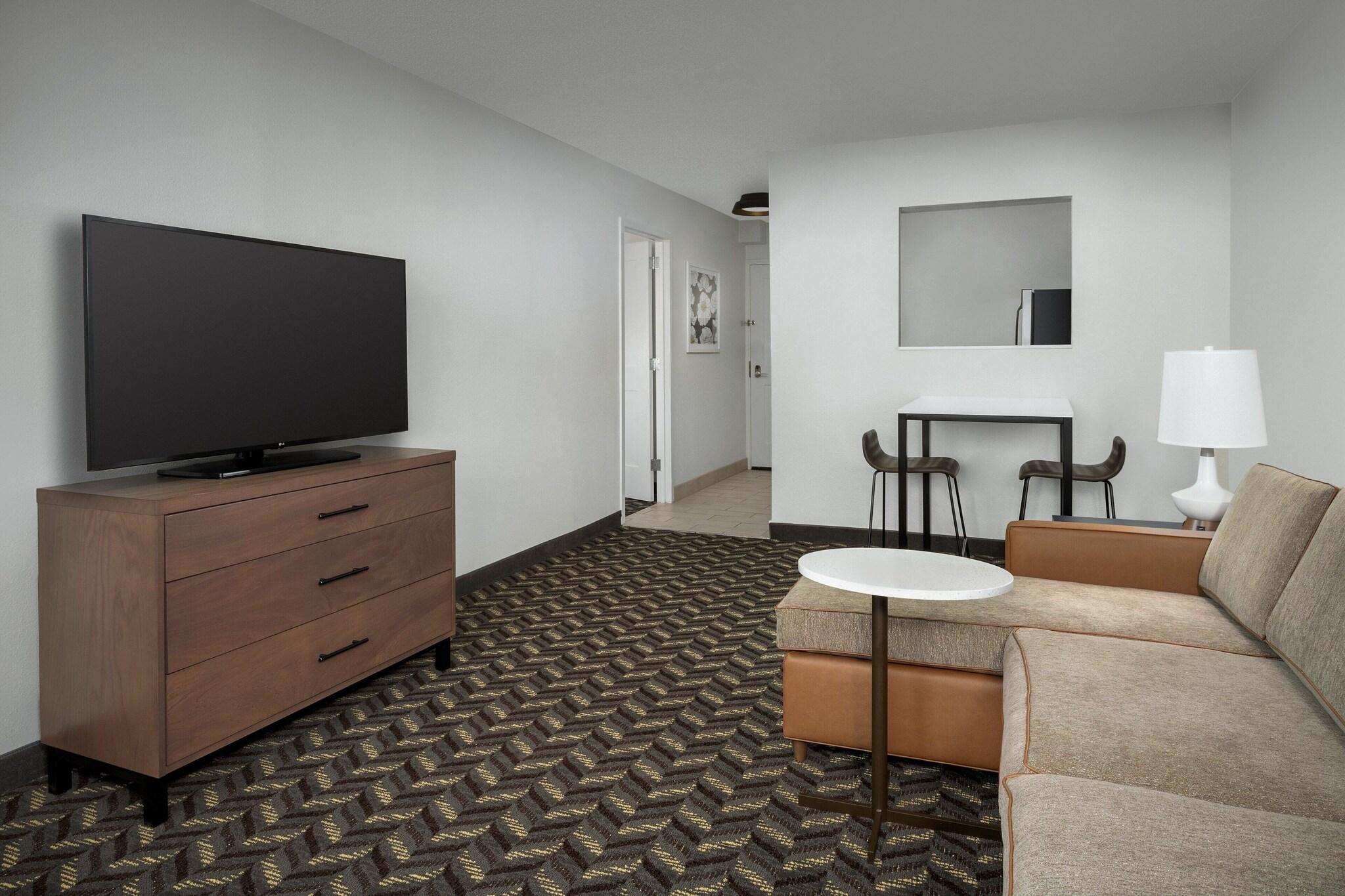 Suite King Size Bed
