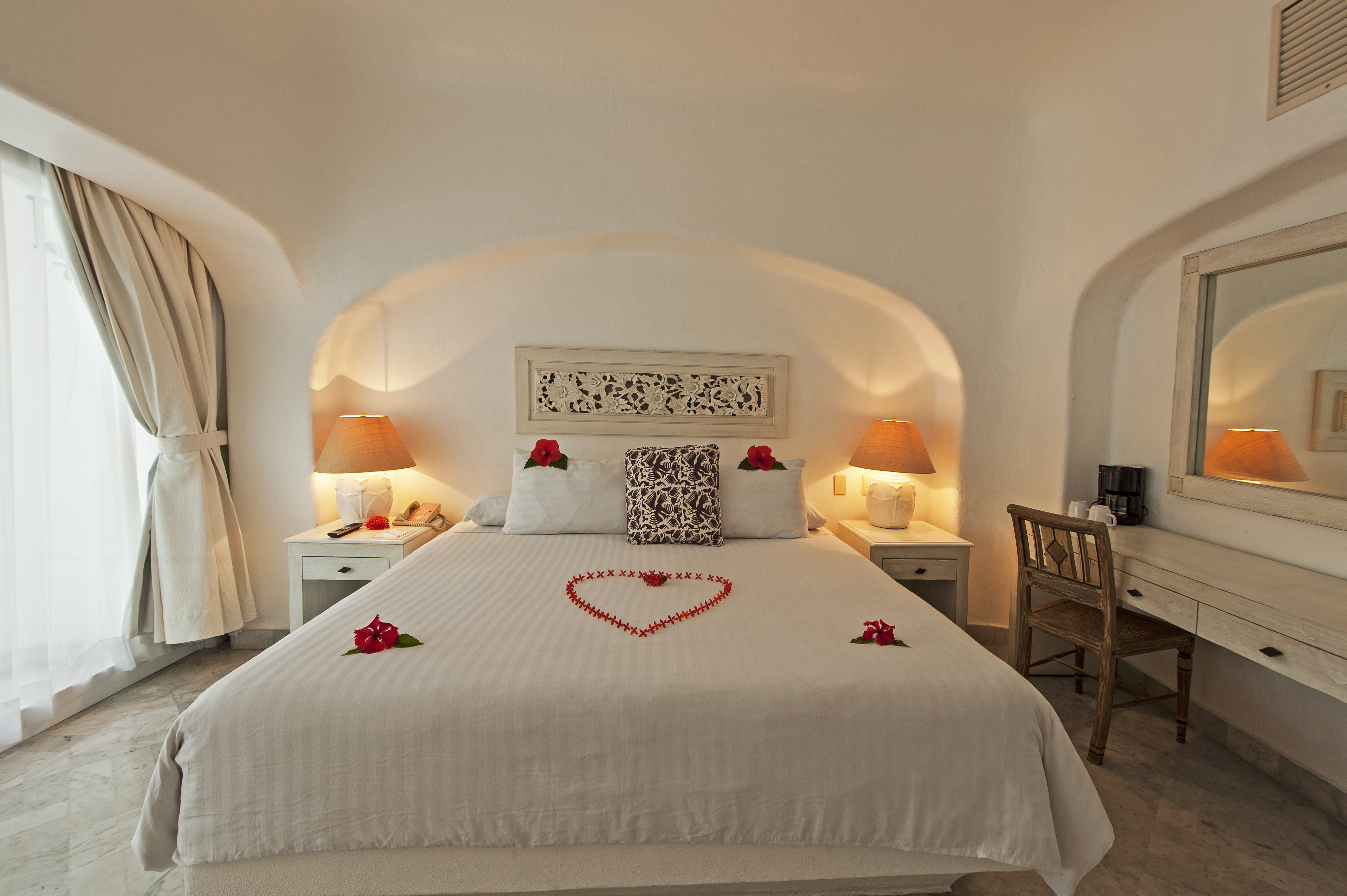 Double Club King Bed