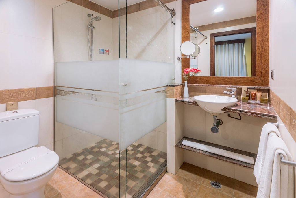 Family Room Deluxe Side Sea View