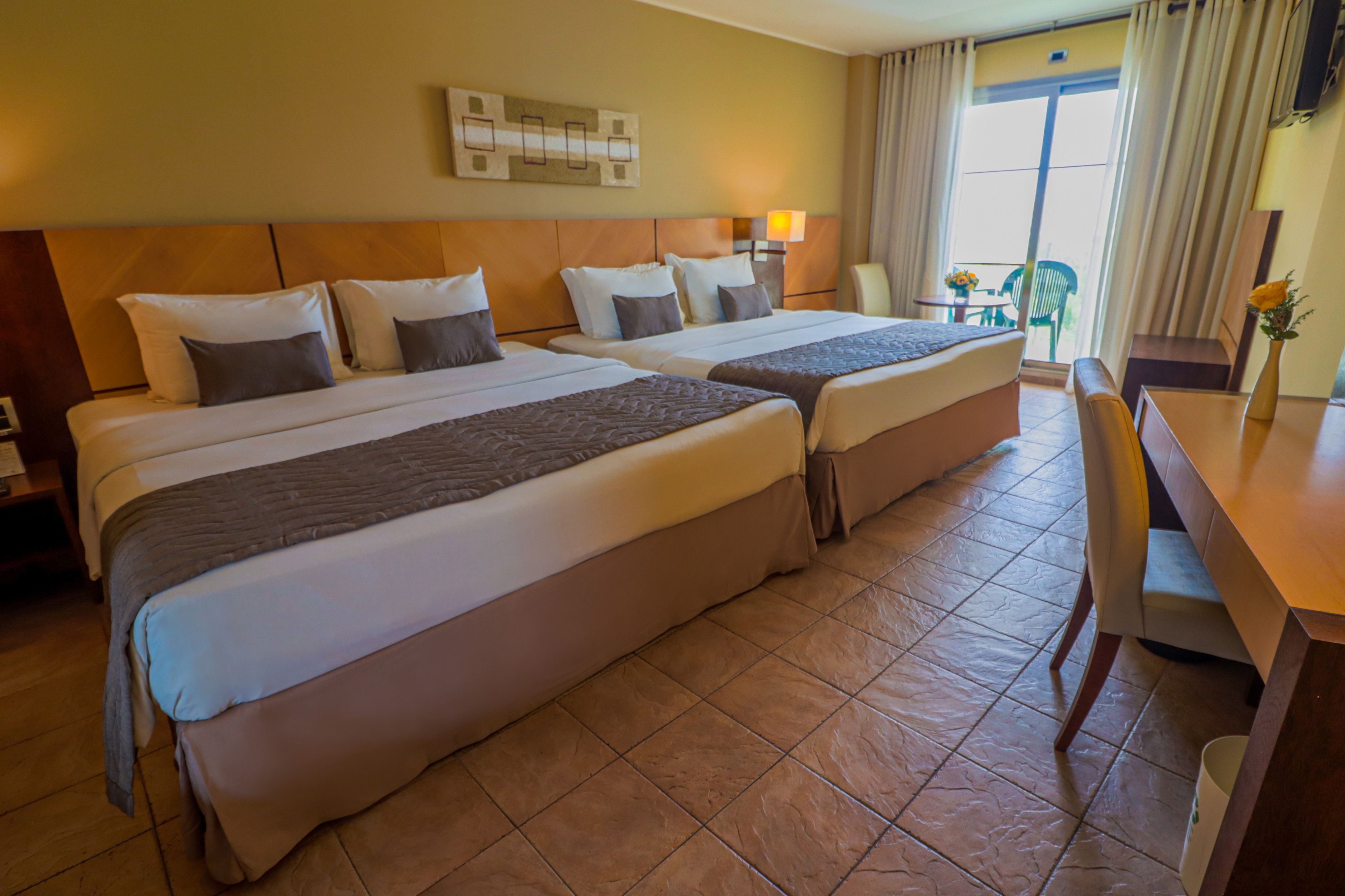 Family Room Deluxe Side Sea View