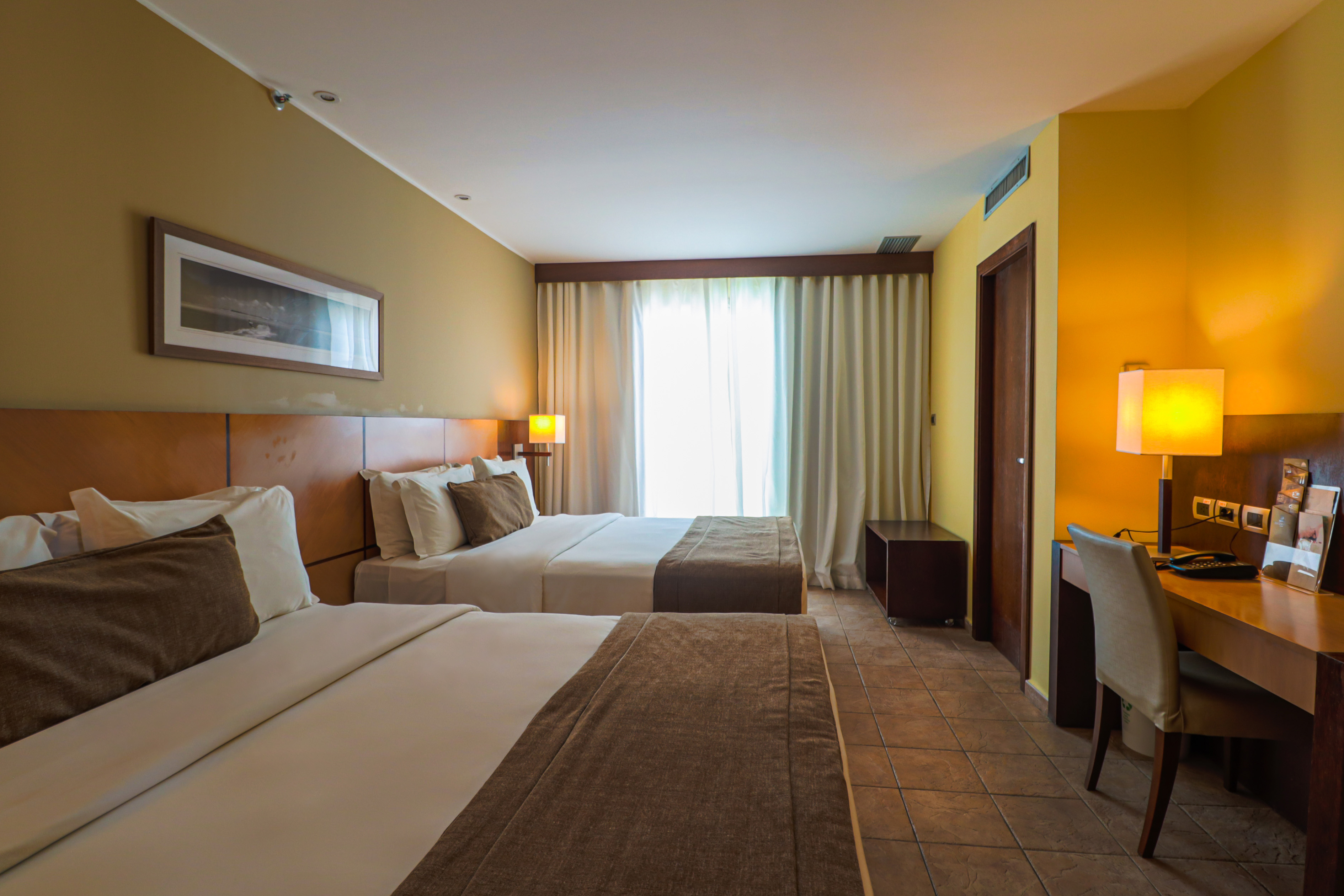 Family Room Deluxe Side Sea View