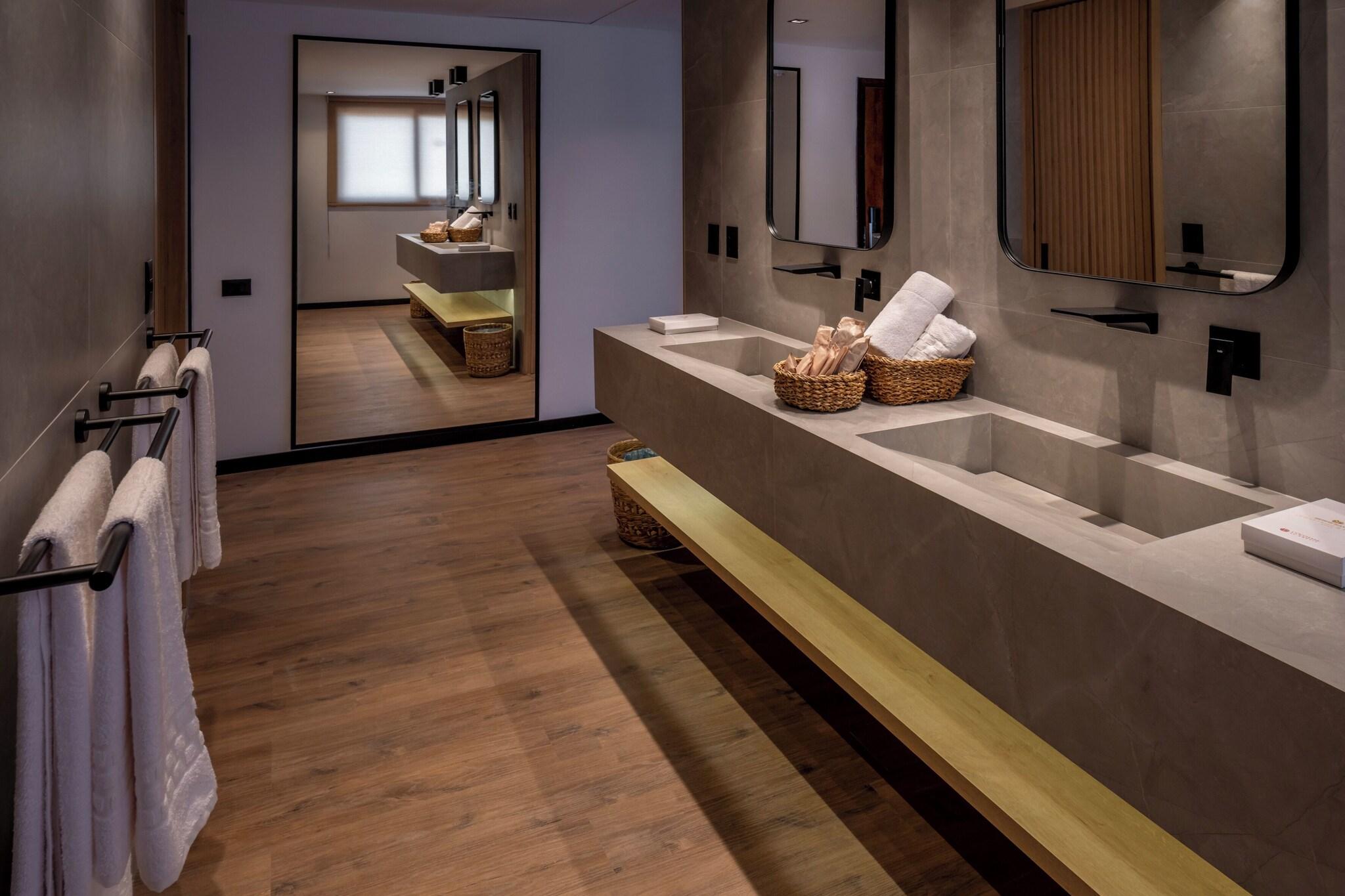 Suite with Private Pool