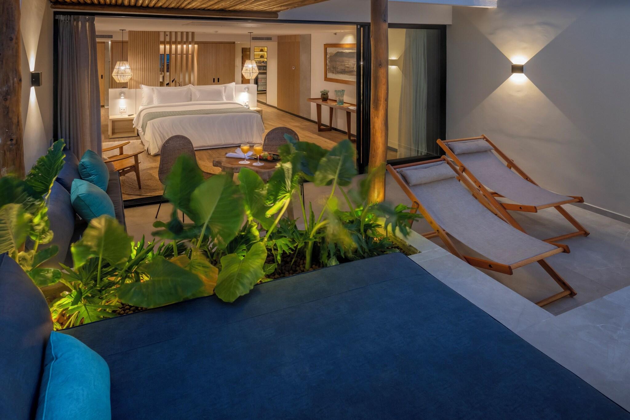 Suite with Private Pool
