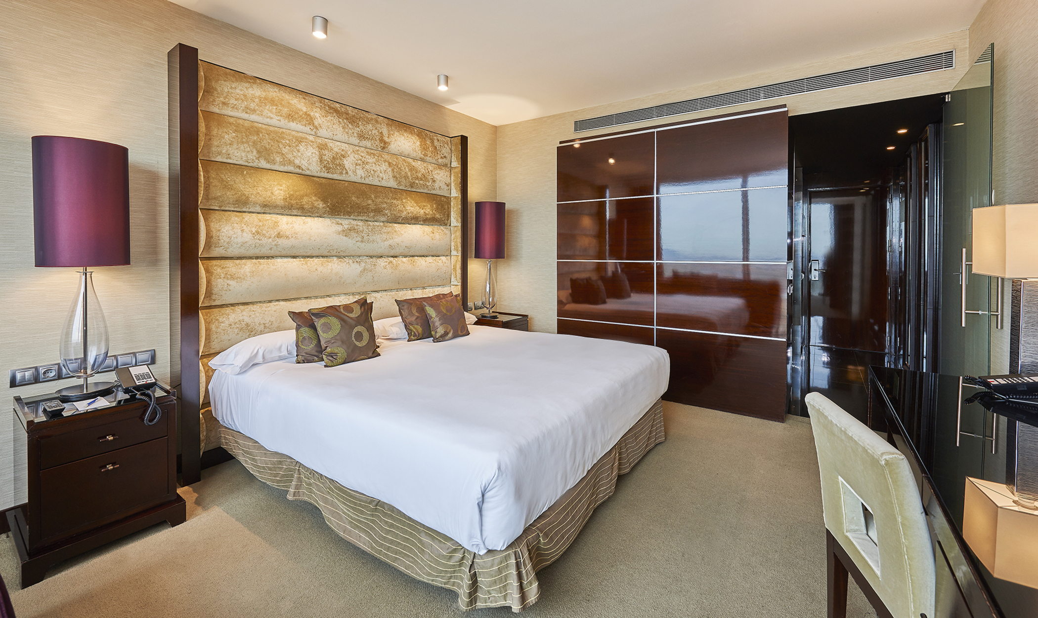 Double or Twin Standard