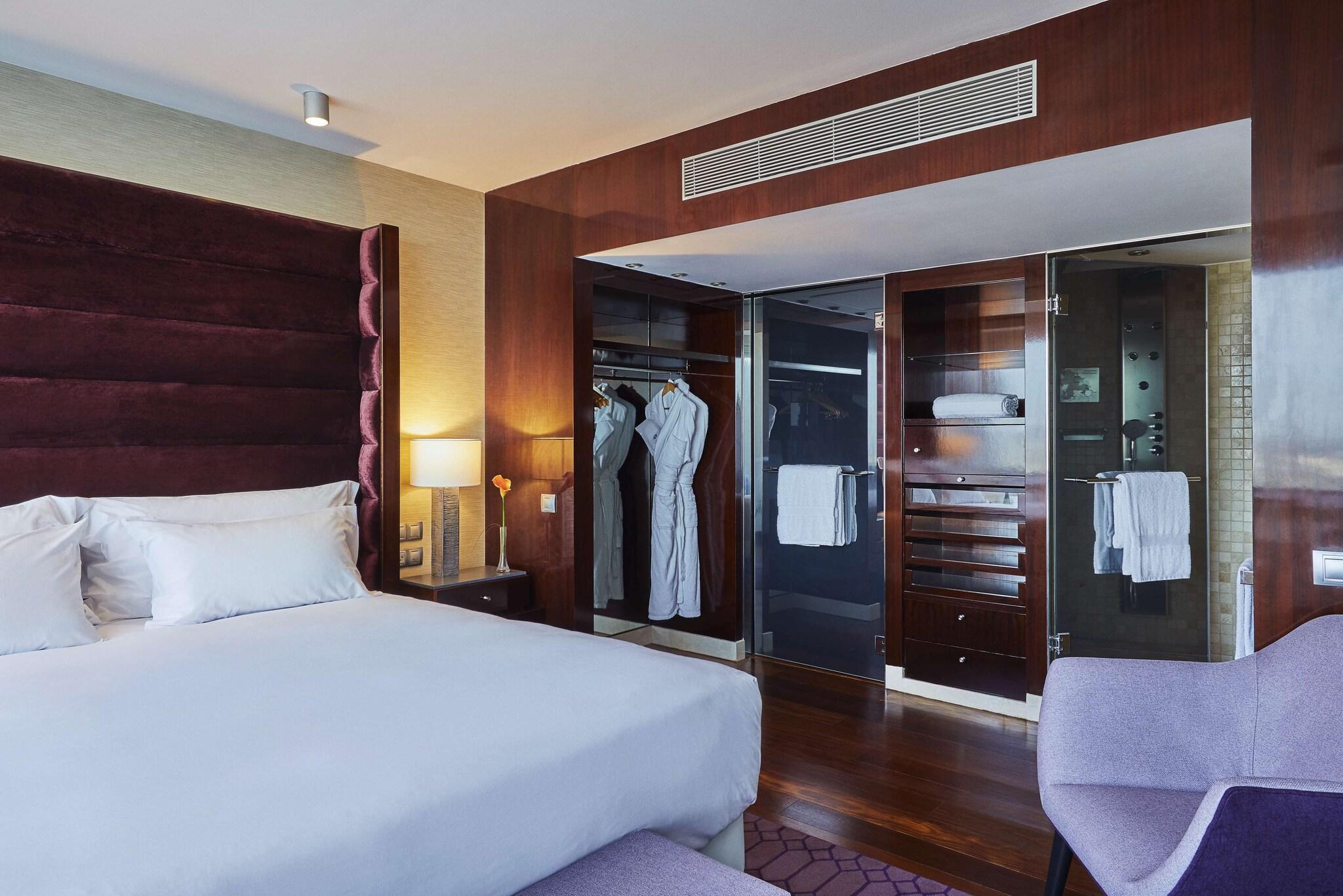 Double King Size Bed