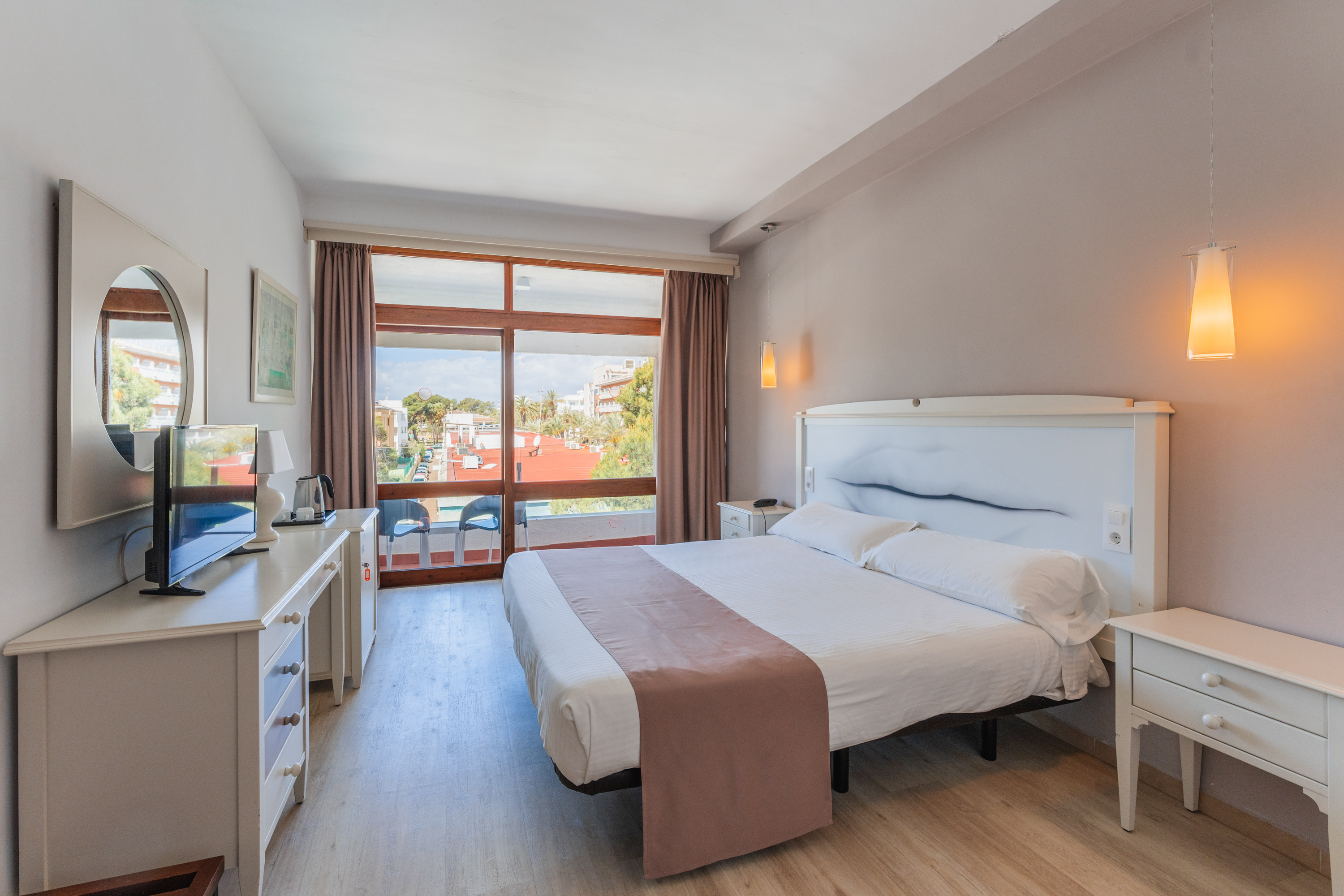 Double or Twin Standard