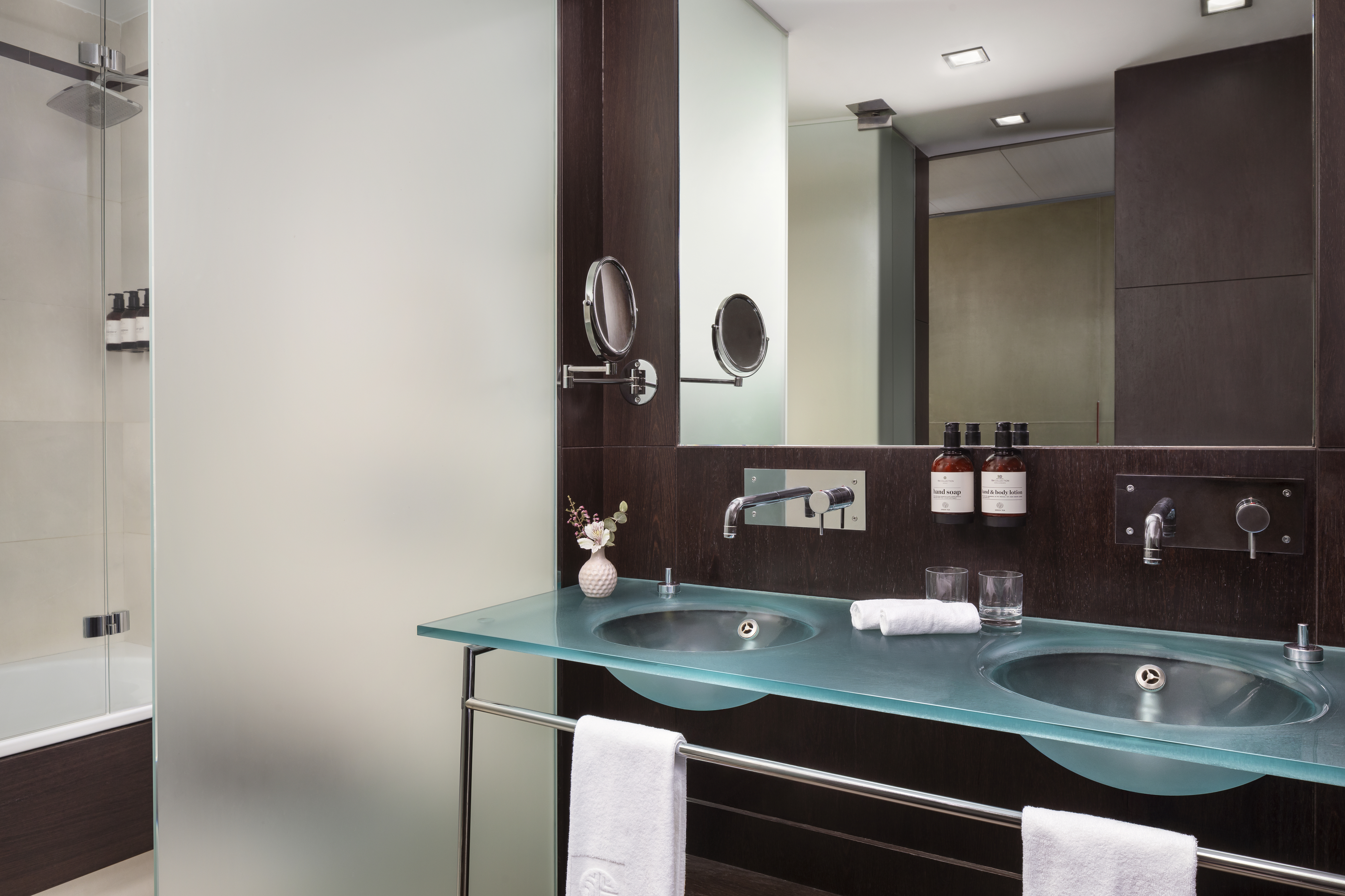 Family Room Capacity 2