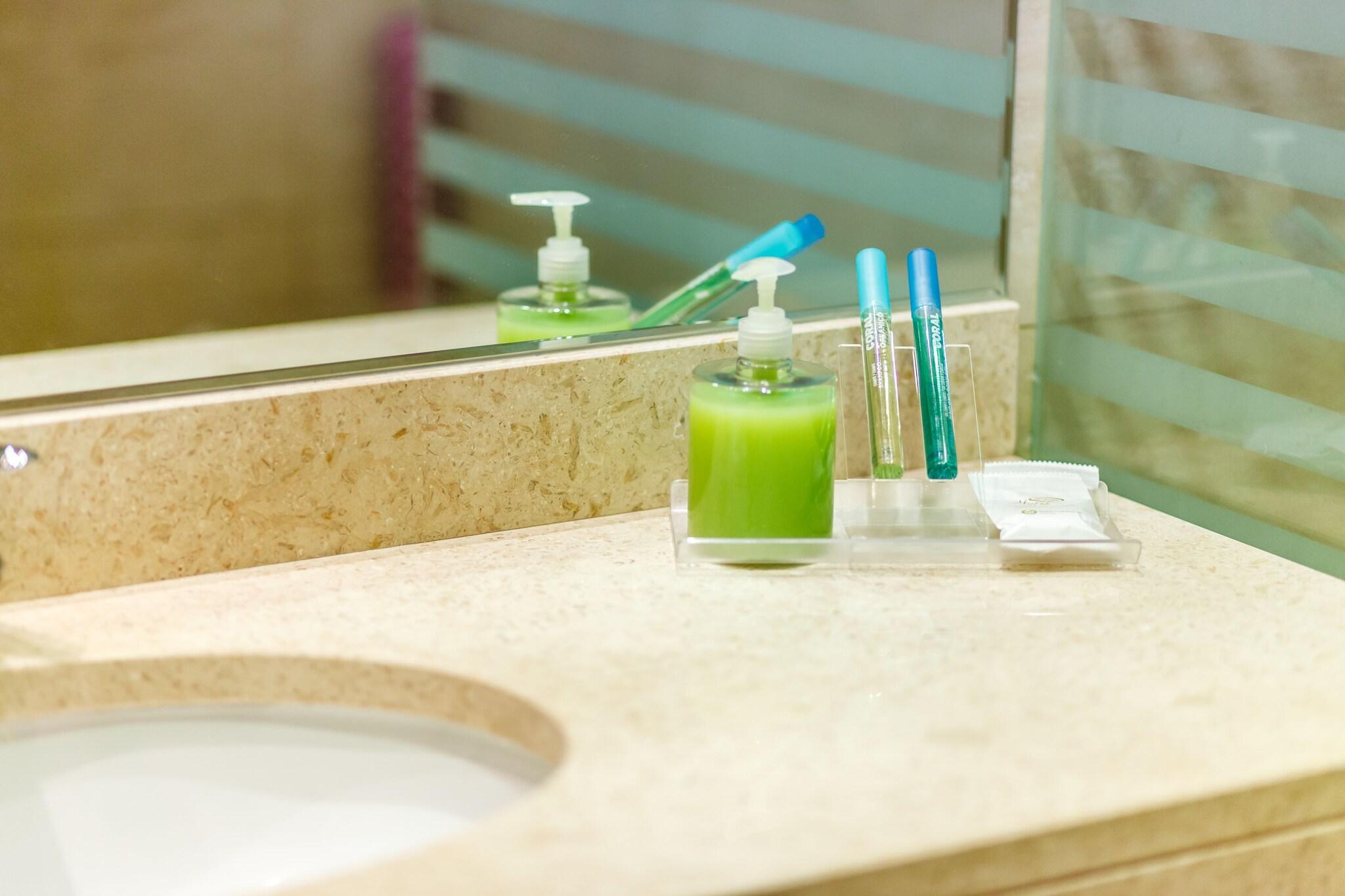 Double or Twin with Double Bed