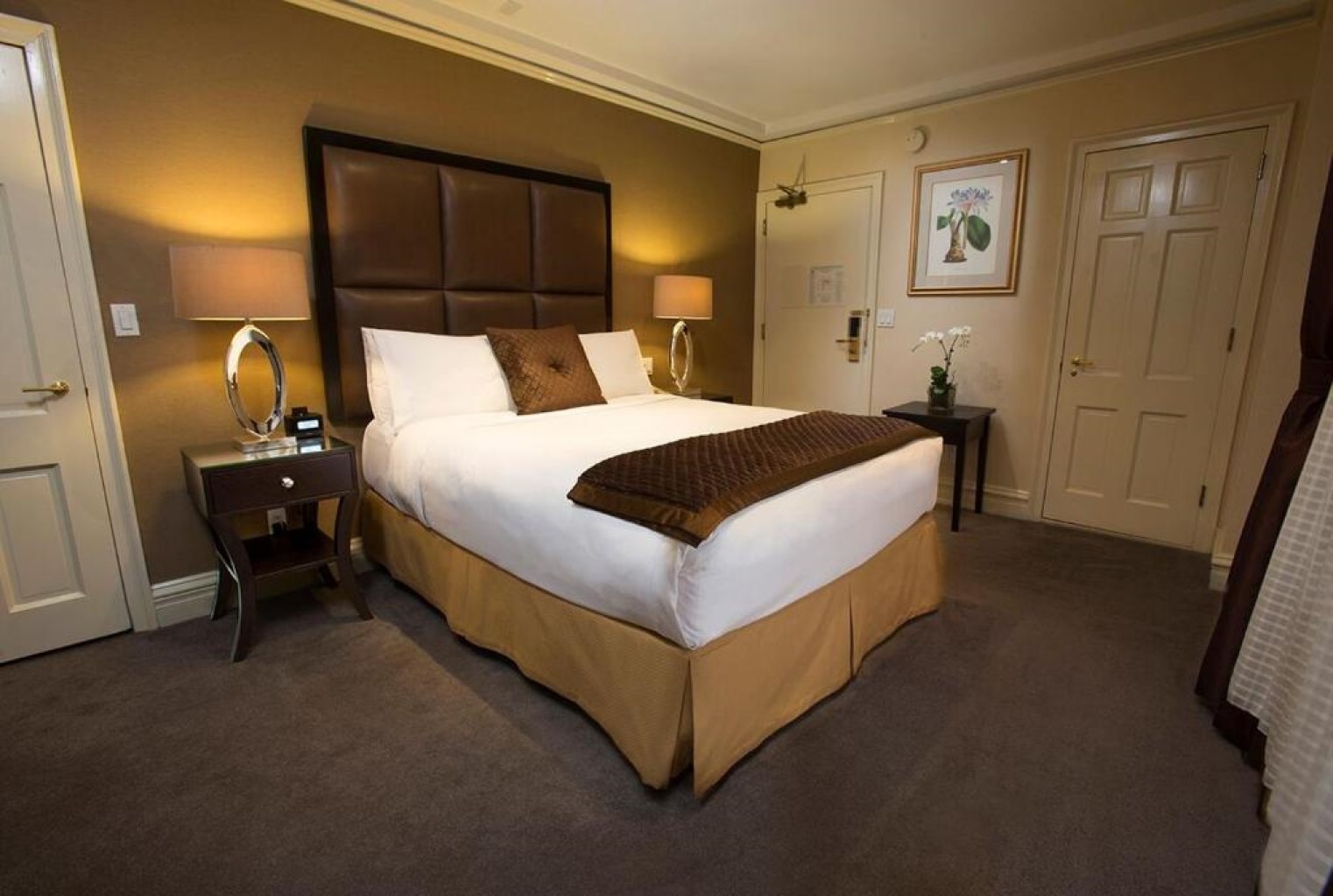 Double Deluxe Queen Bed