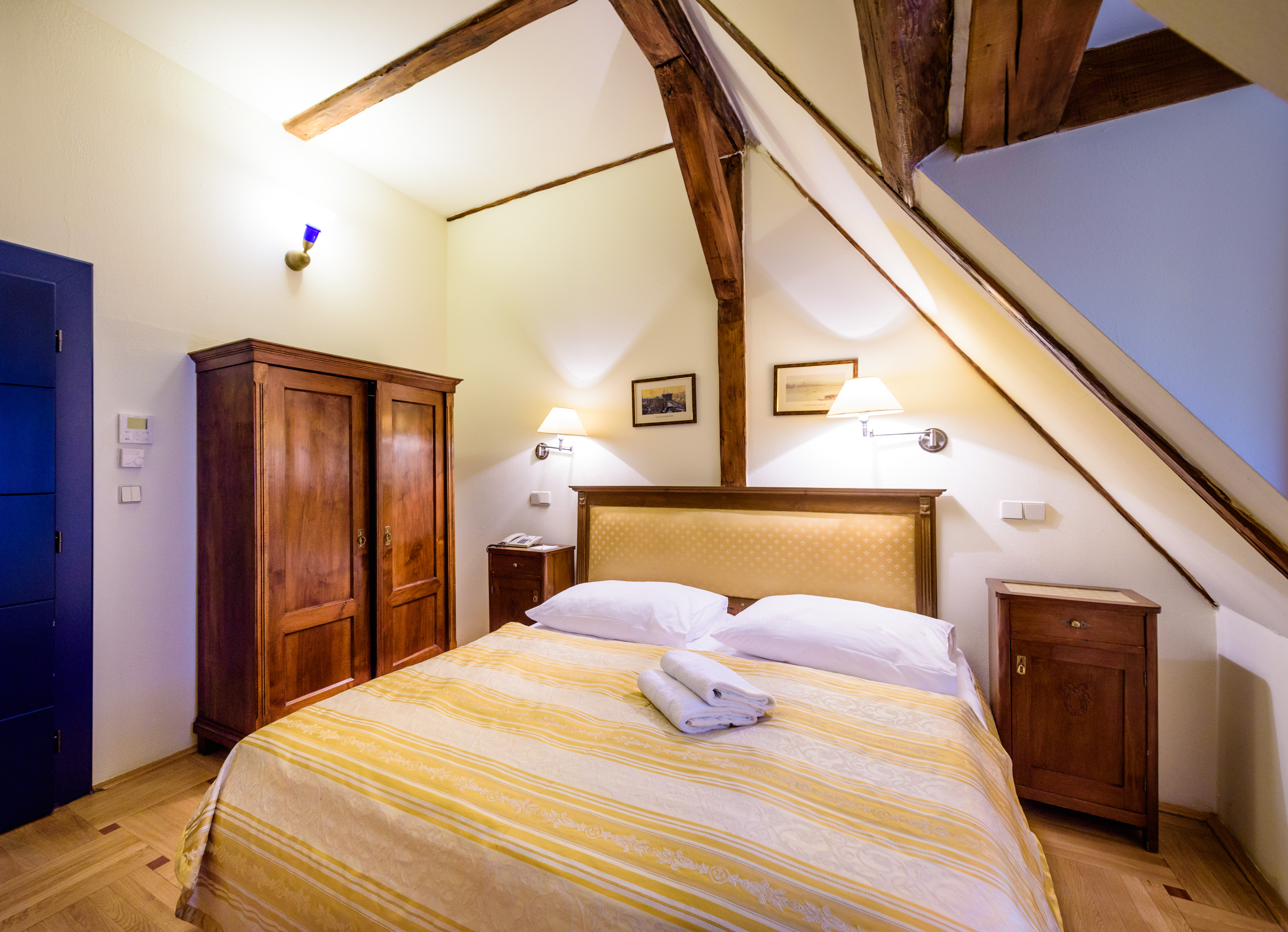 Double or Twin Standard