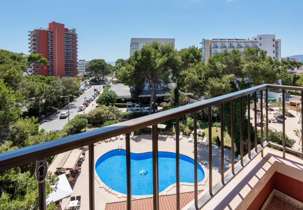 Double Single Pool View