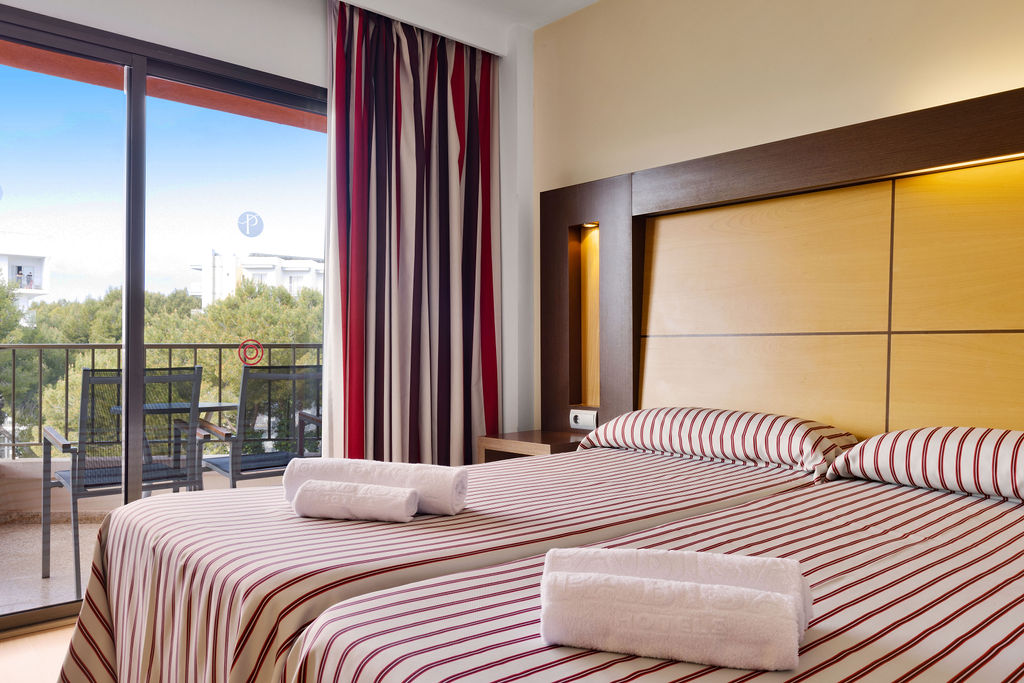 Double Single Pool View