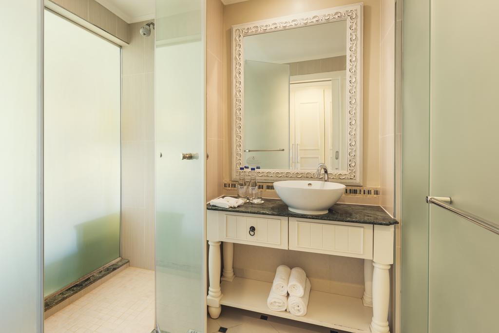 Double or Twin Deluxe Sea View