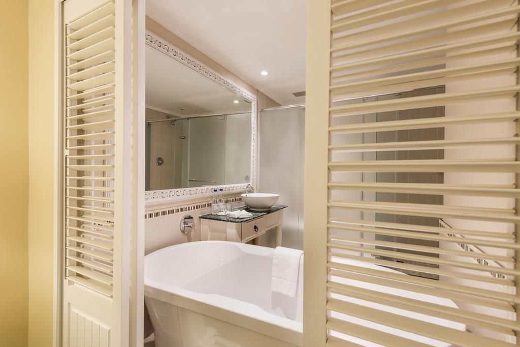 Double or Twin Deluxe Sea View