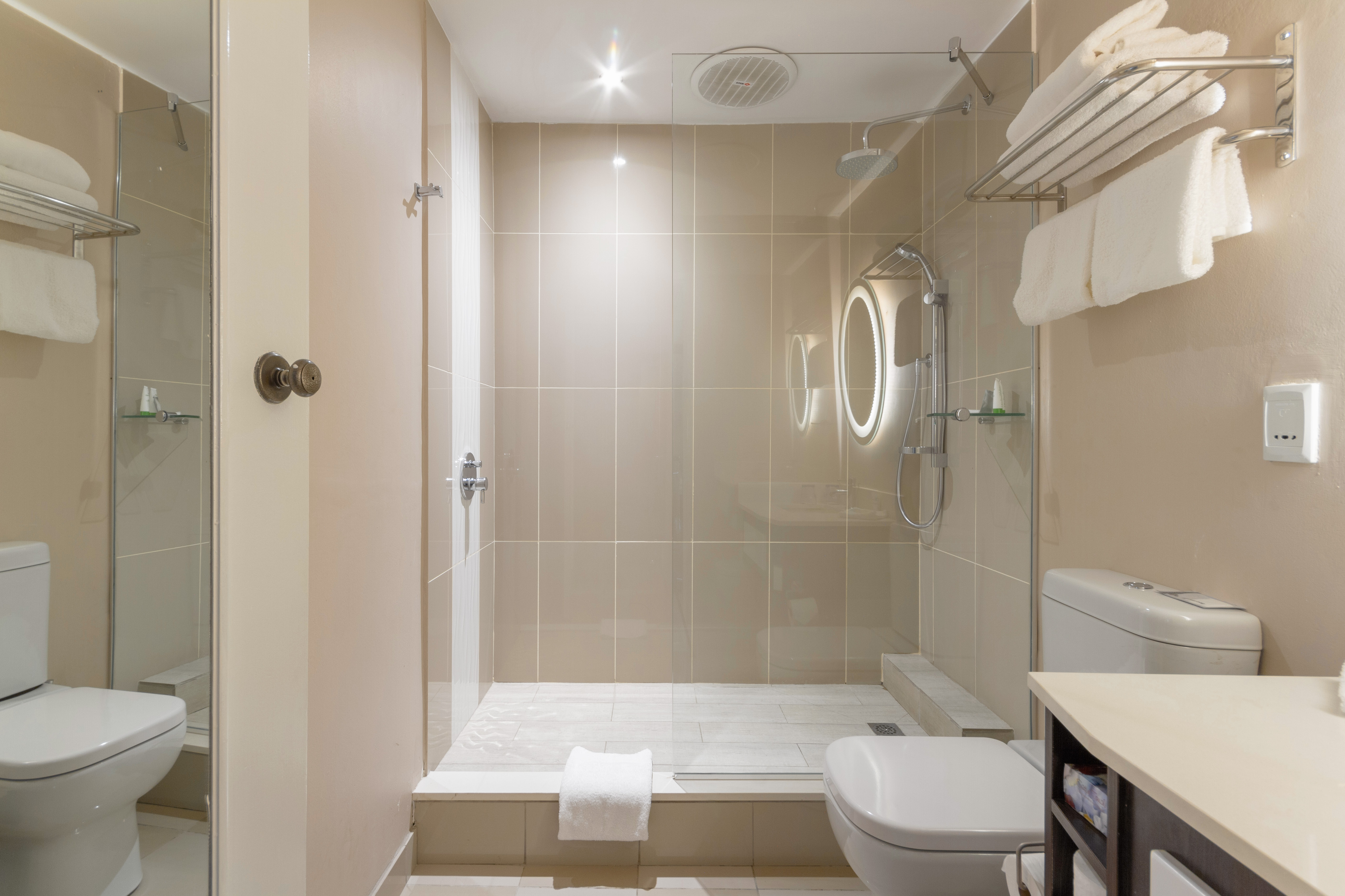 Suite King Bed One Bedroom 