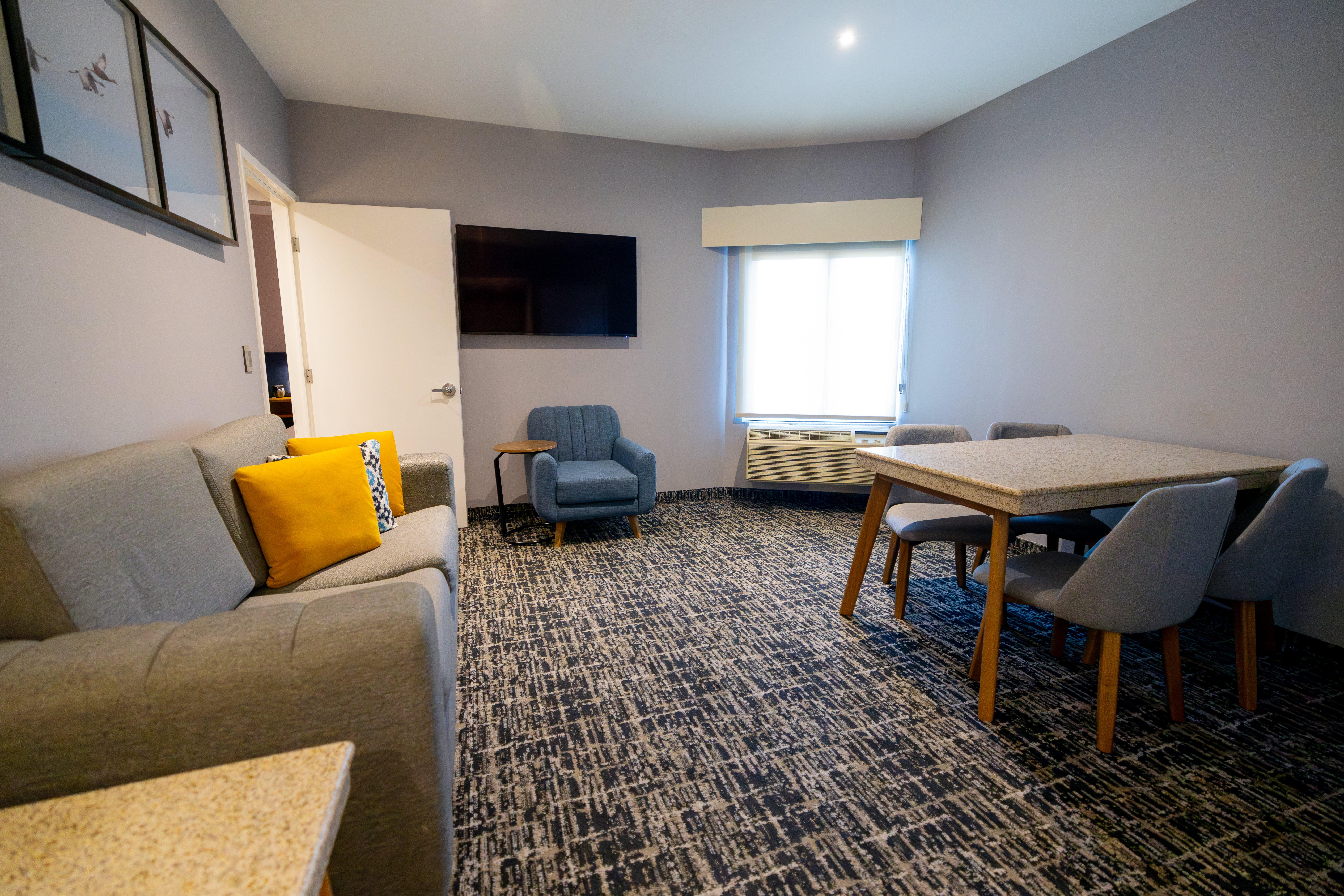 Suite with Kitchenette