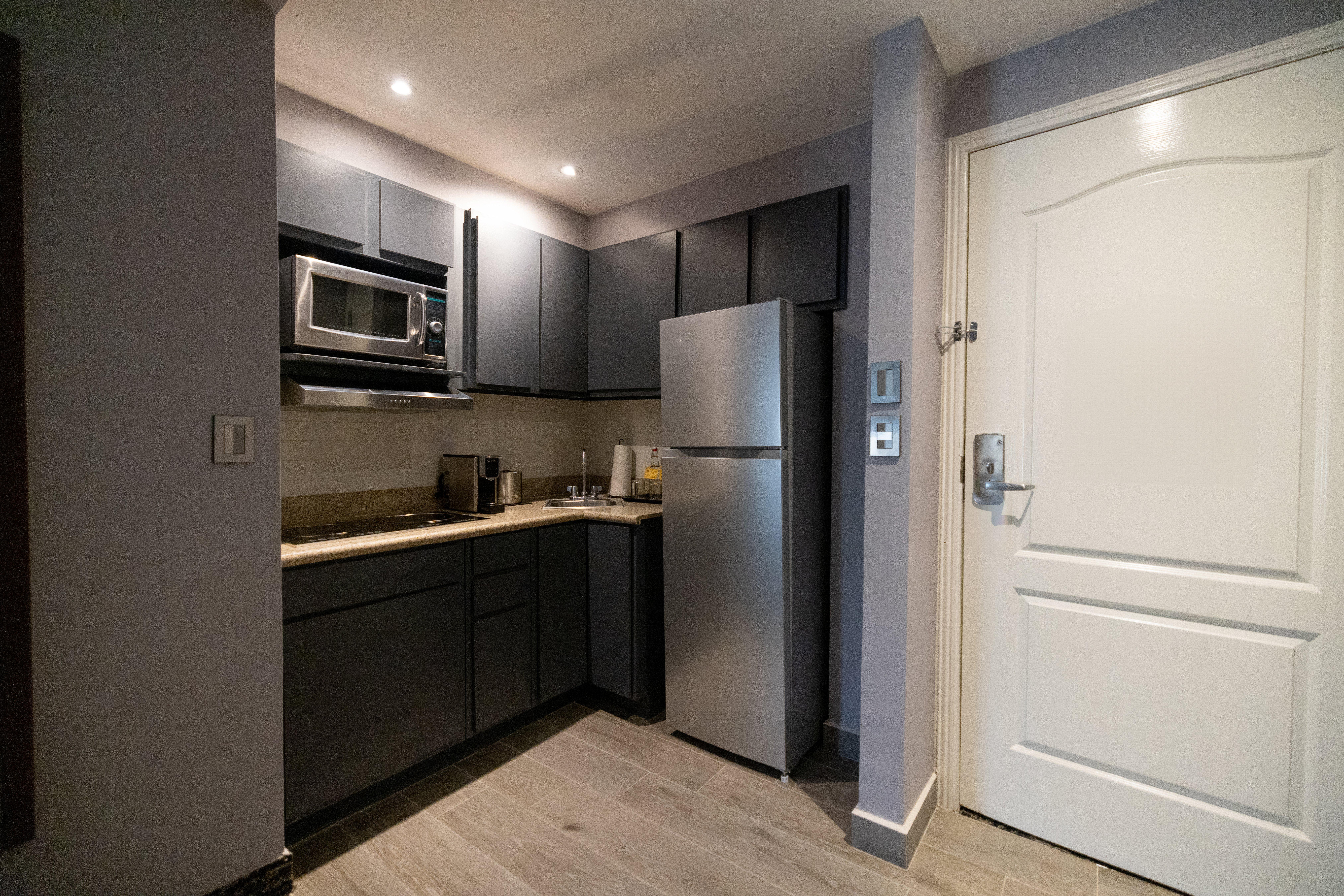 Suite with Kitchenette