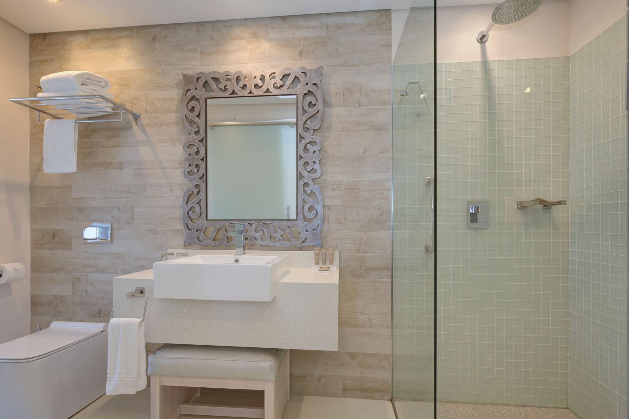 Double Queen Size Bed