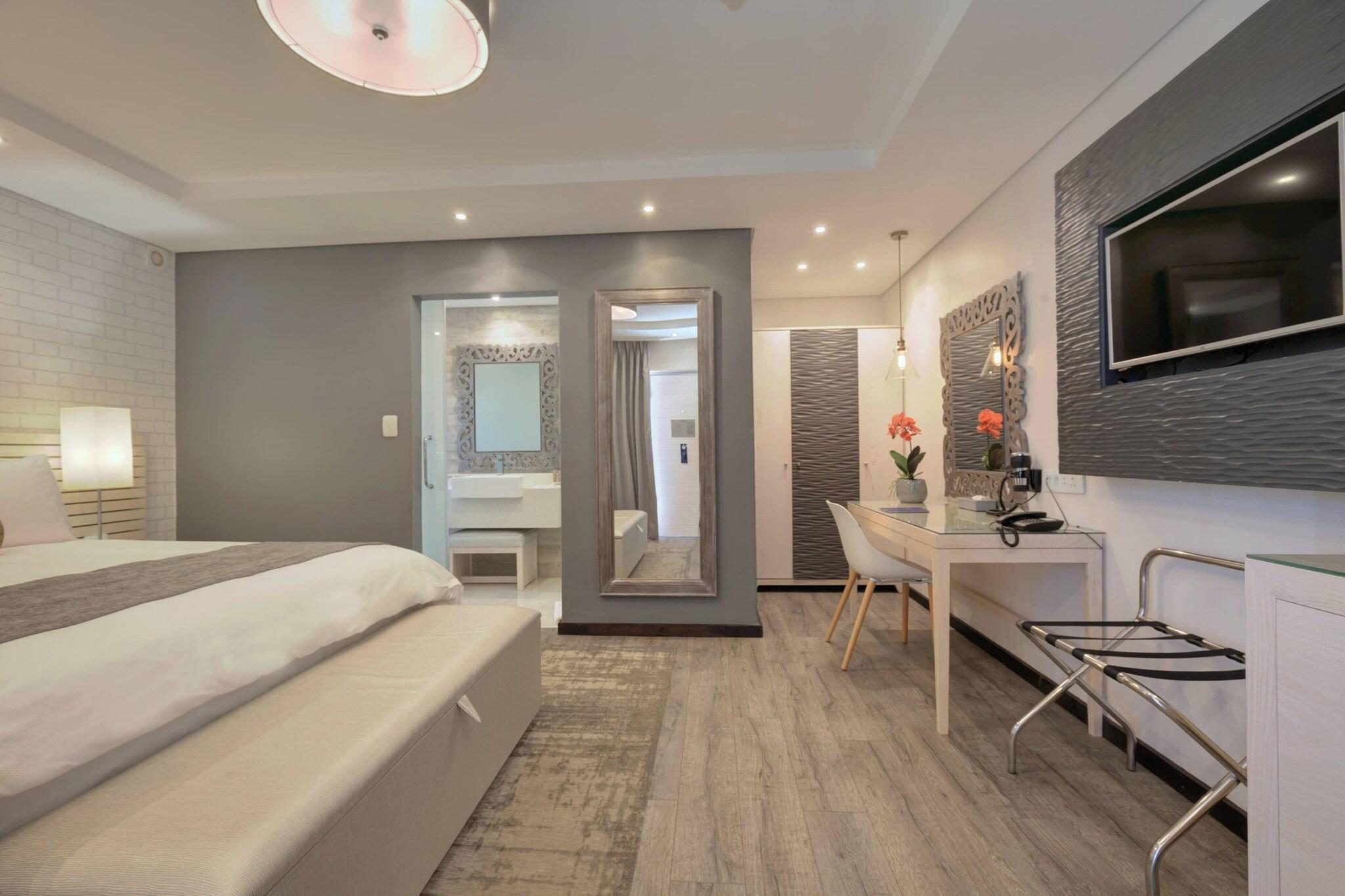 Double Queen Size Bed