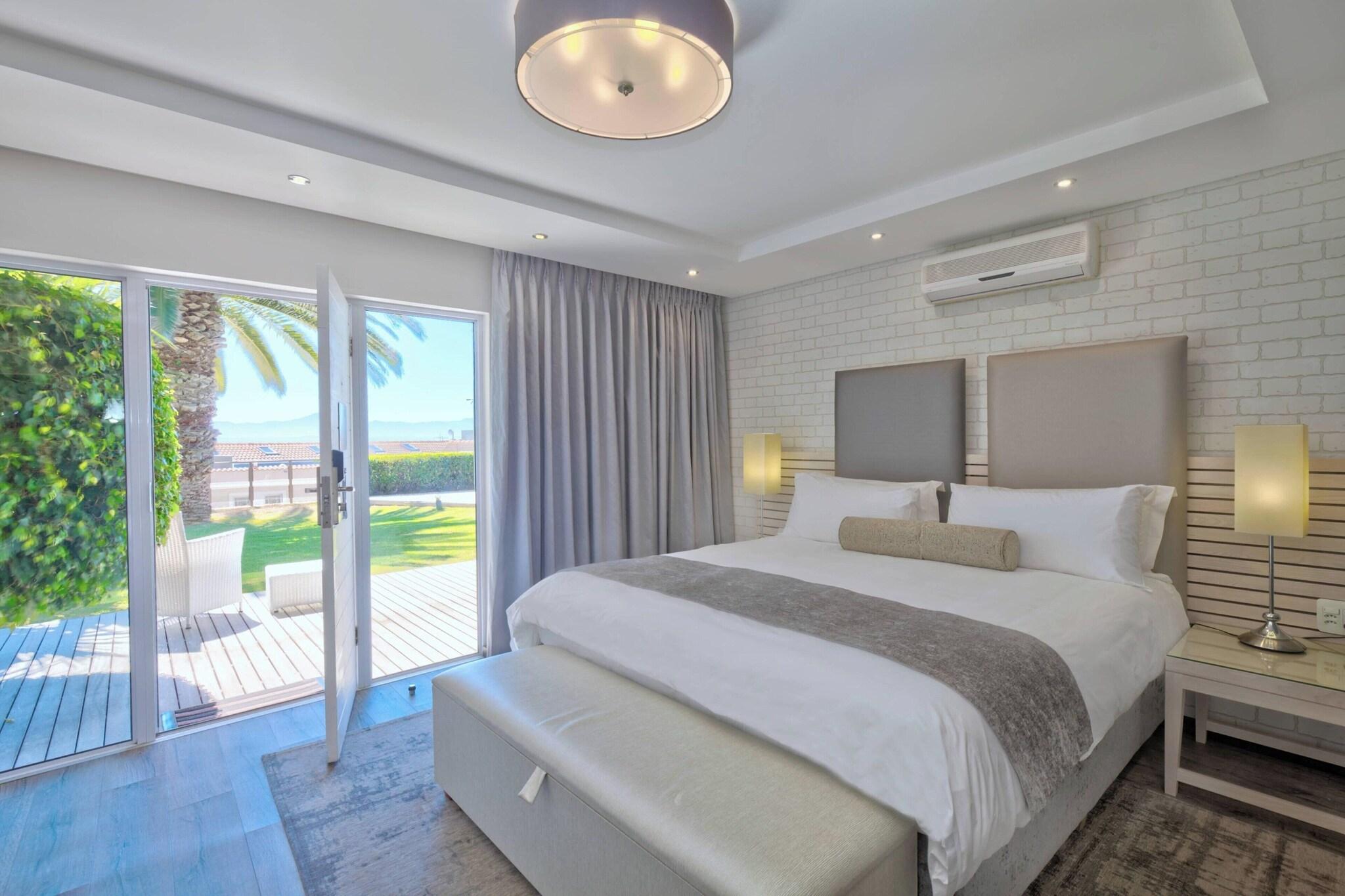 Double Queen Size Bed