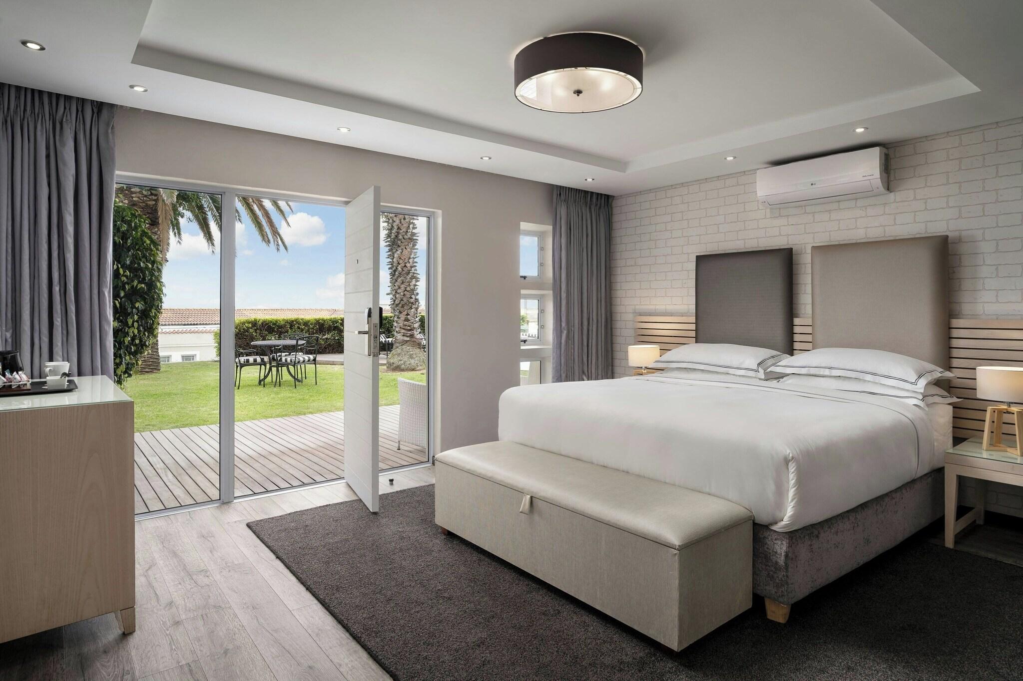 Double Deluxe King Bed